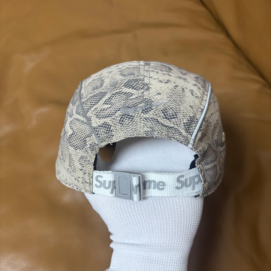 슈프림 나이키 에어맥스 캠프캡 모자 스네이크 스킨 상품이미지8