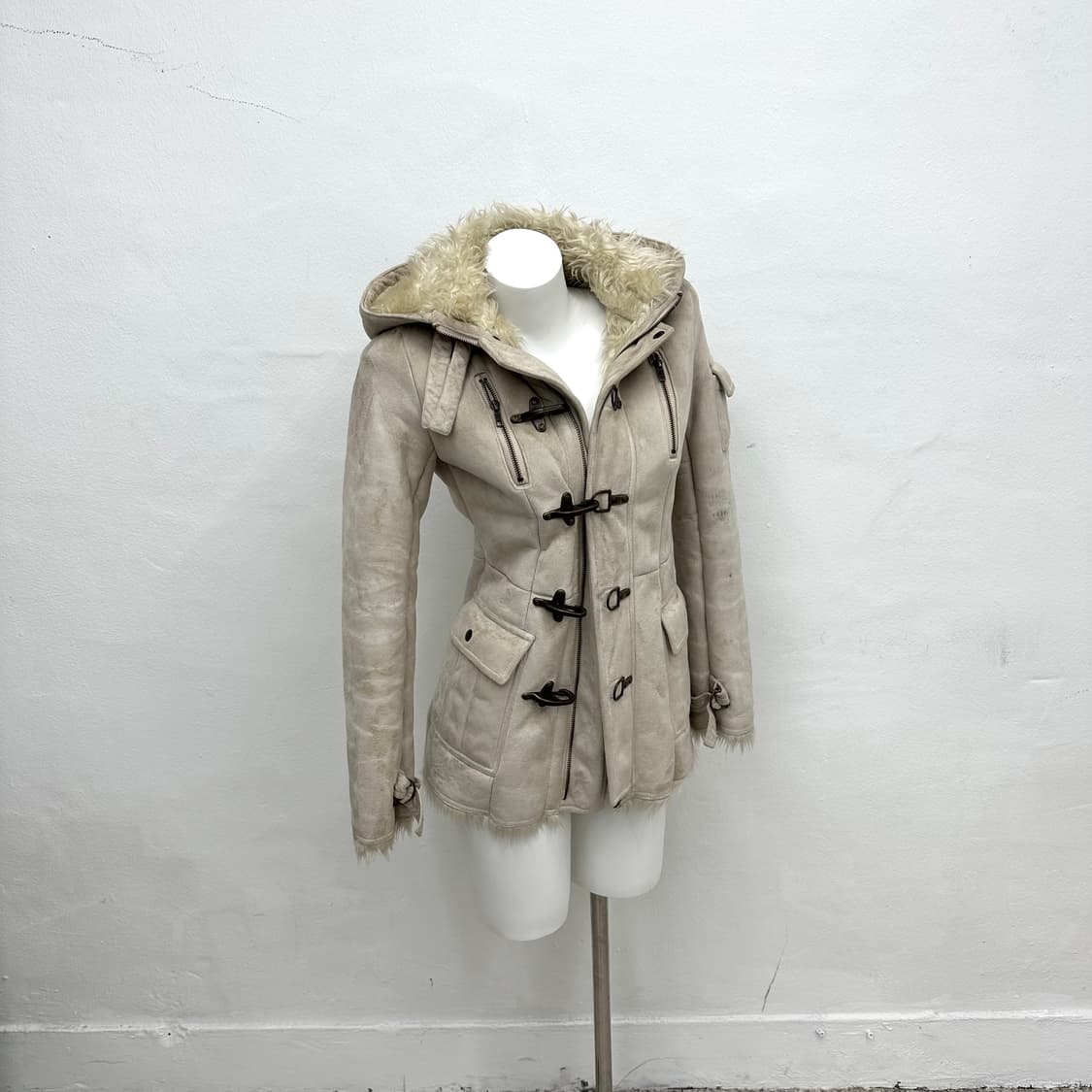 Egoist ivory buckle detail jacket  상품이미지4