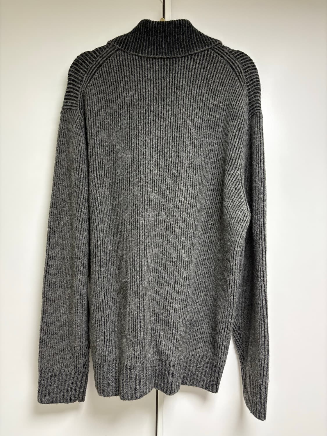 유니클로 x JW 앤더슨 수플레얀 풀집 스웨터 그레이 XL 상품이미지2