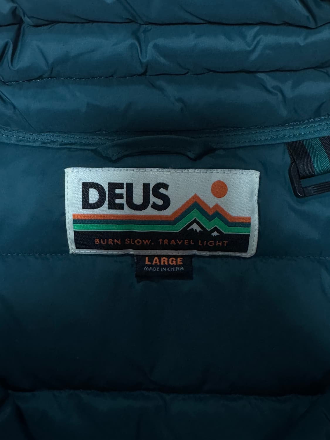 데우스 경량패딩 상품이미지3