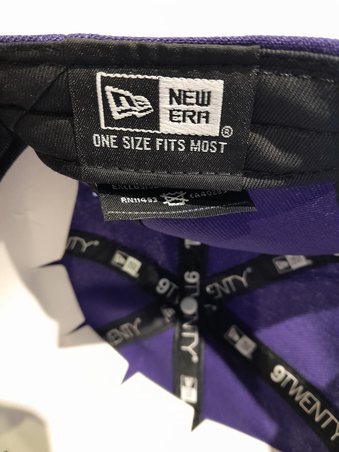 💥(새상품) 뉴에라 X 모마 레인보우 자수 볼캡 (퍼플)
 상품이미지9
