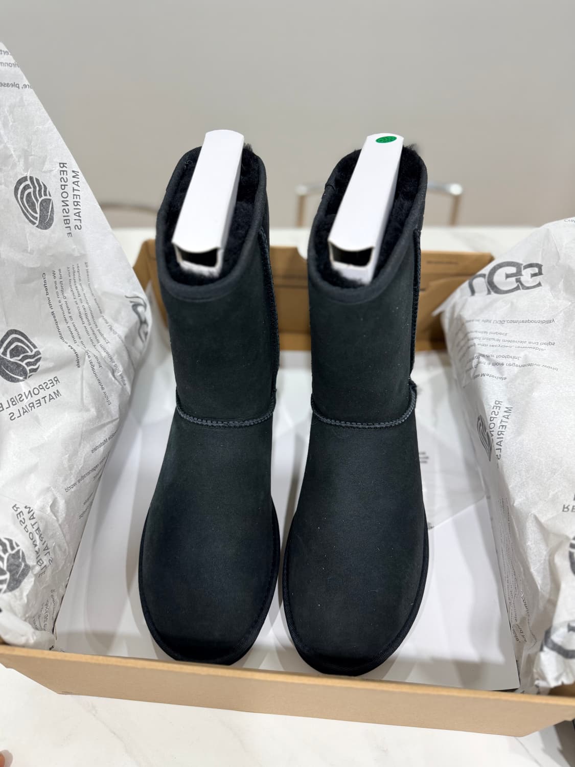 어그 남자부츠 블랙 새상품 팝니다.(275size) 상품이미지2