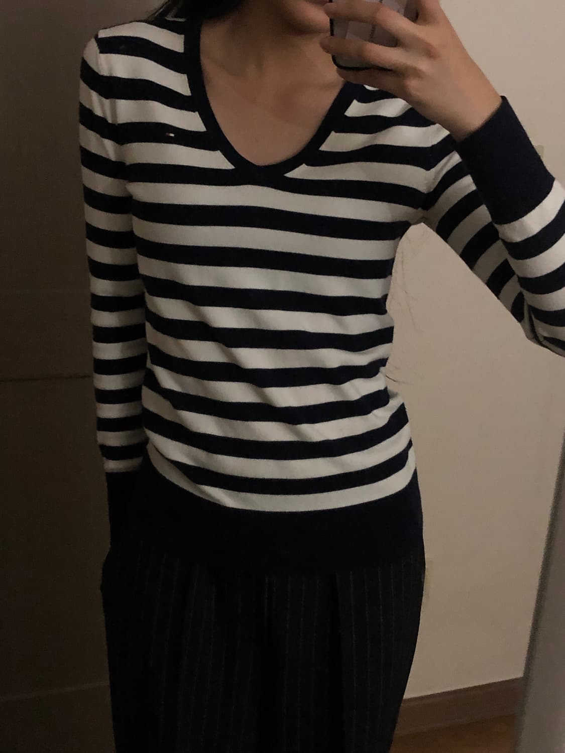 타미힐피거 스트라이프 브이넥 니트 상품이미지2