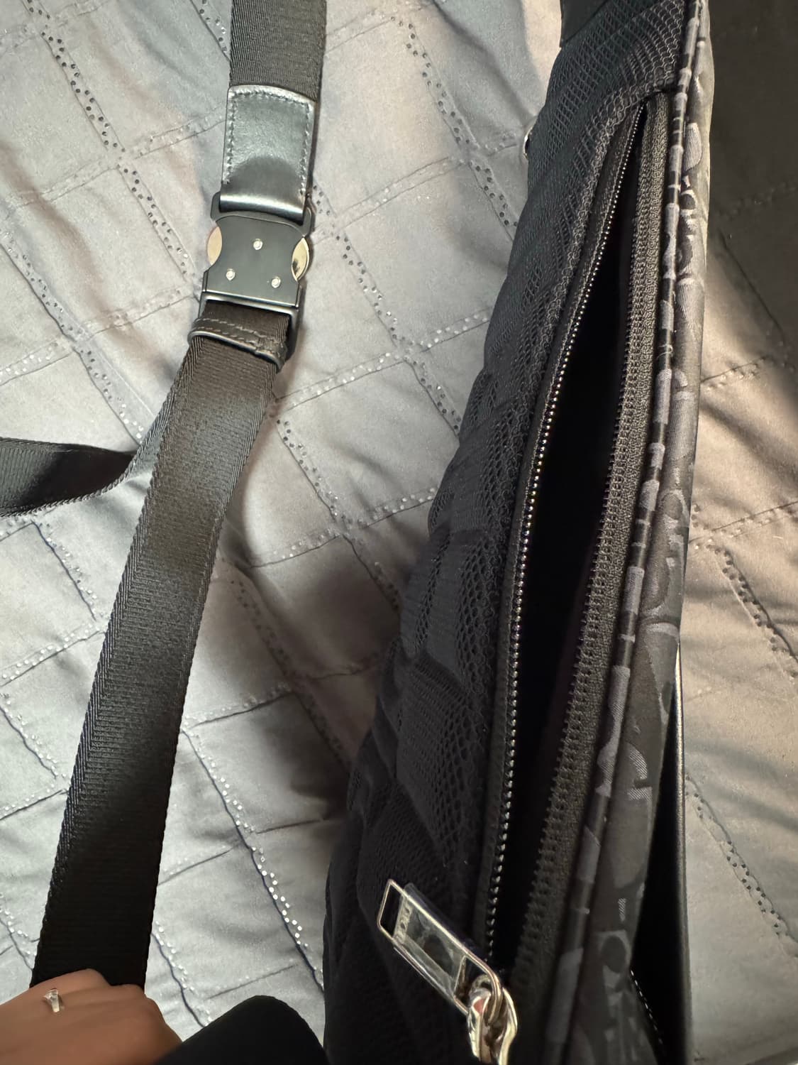 디올 슬링백 개봉만 한 상품 상품이미지4