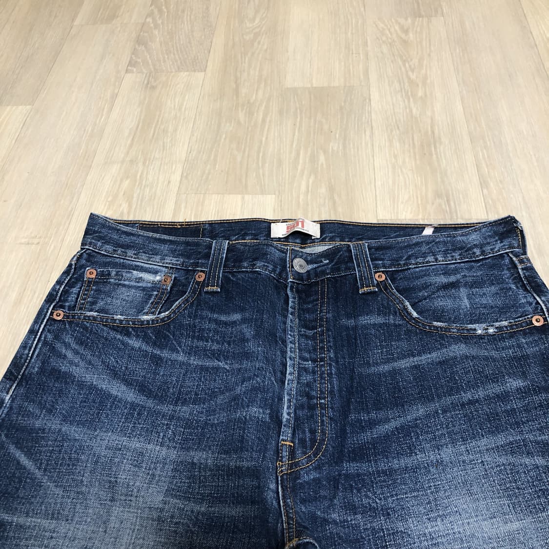 (34) 리바이스 08501-0372 스트레이트핏 하드 워시드 중청 데님 상품이미지5