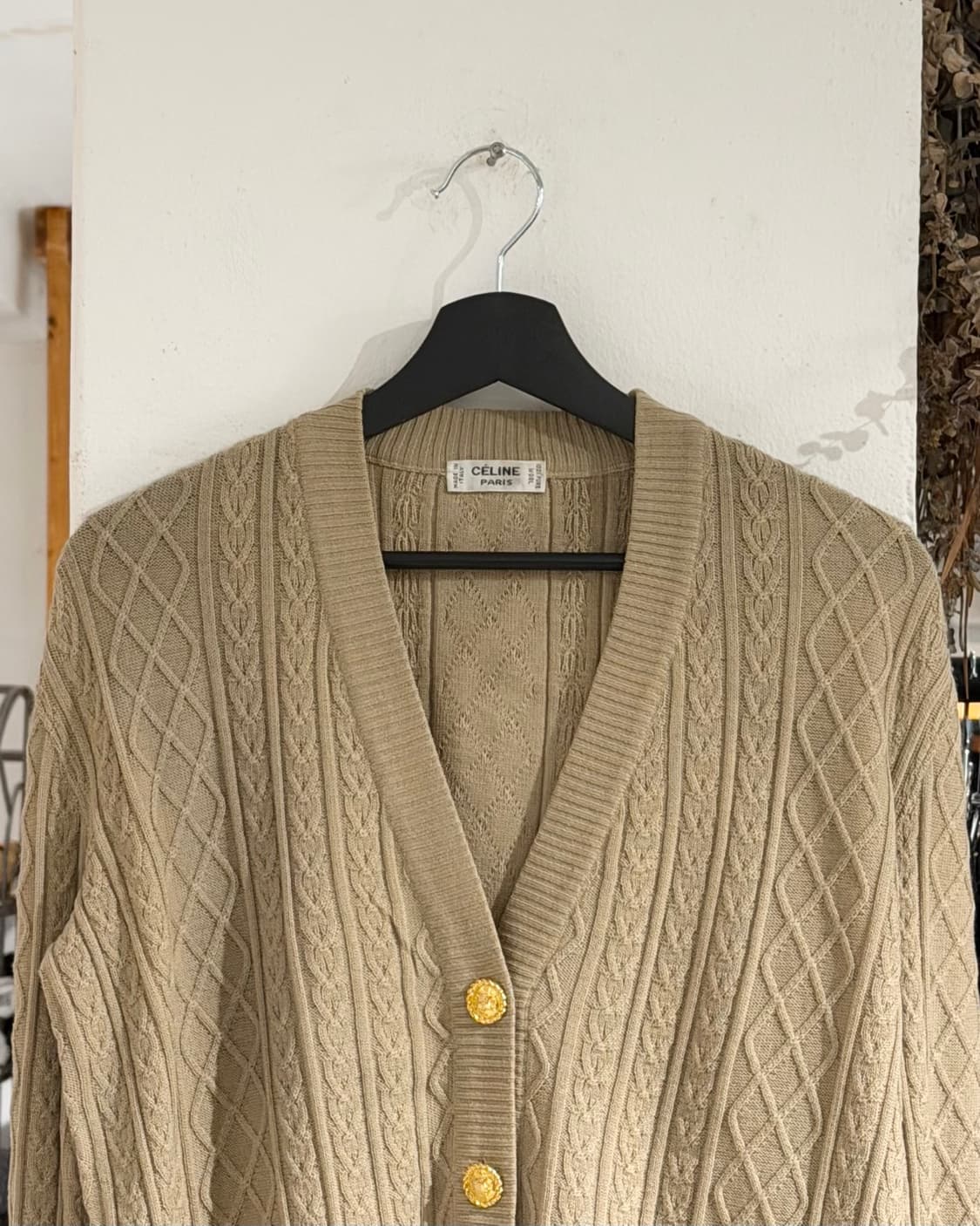 셀린느 베이지 금장 버튼 케이블 니트 가디건 상품이미지4