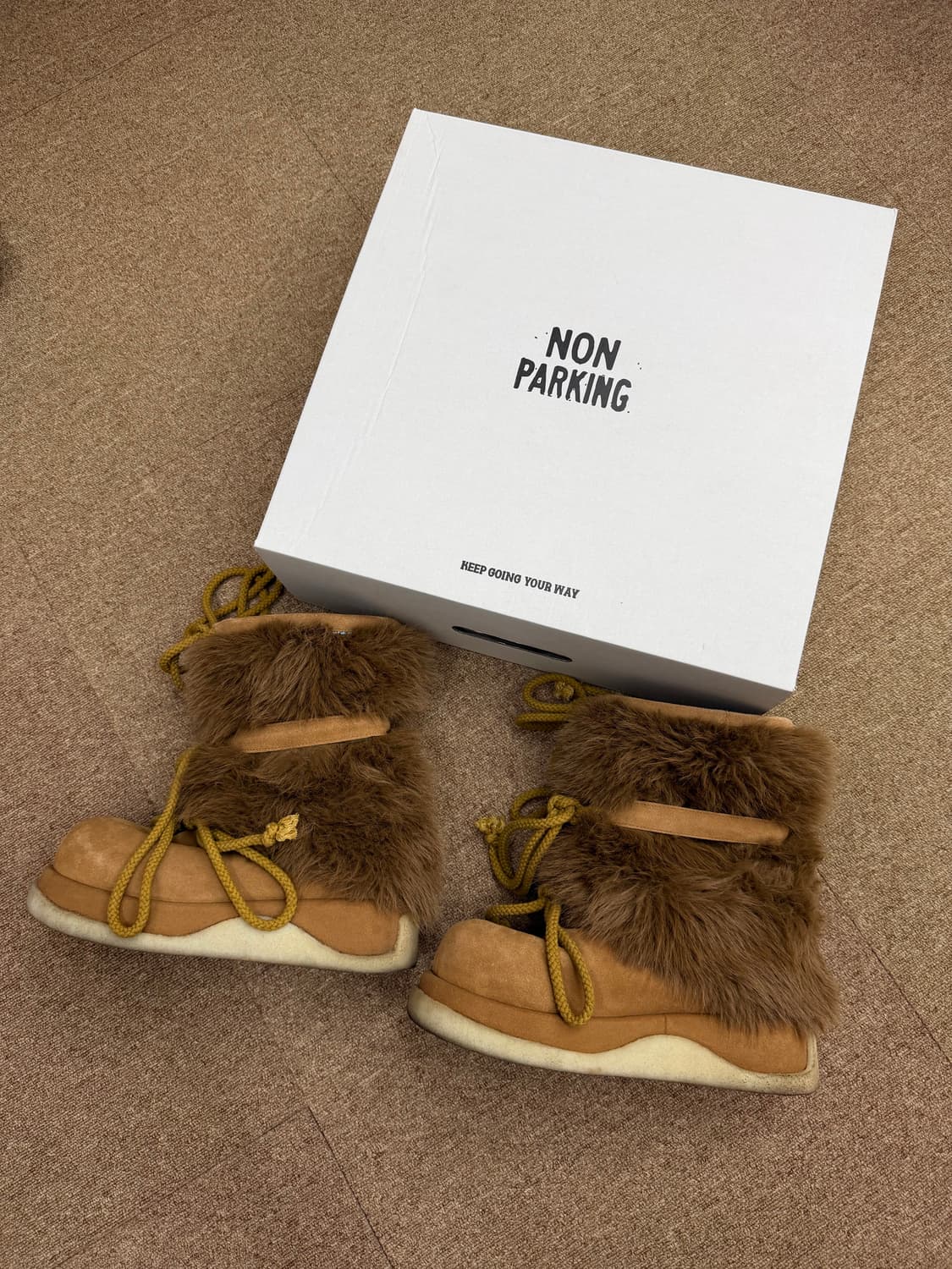 논파킹 브라운 퍼 부츠 + 박스 팝니다 사이즈 285 상품이미지1