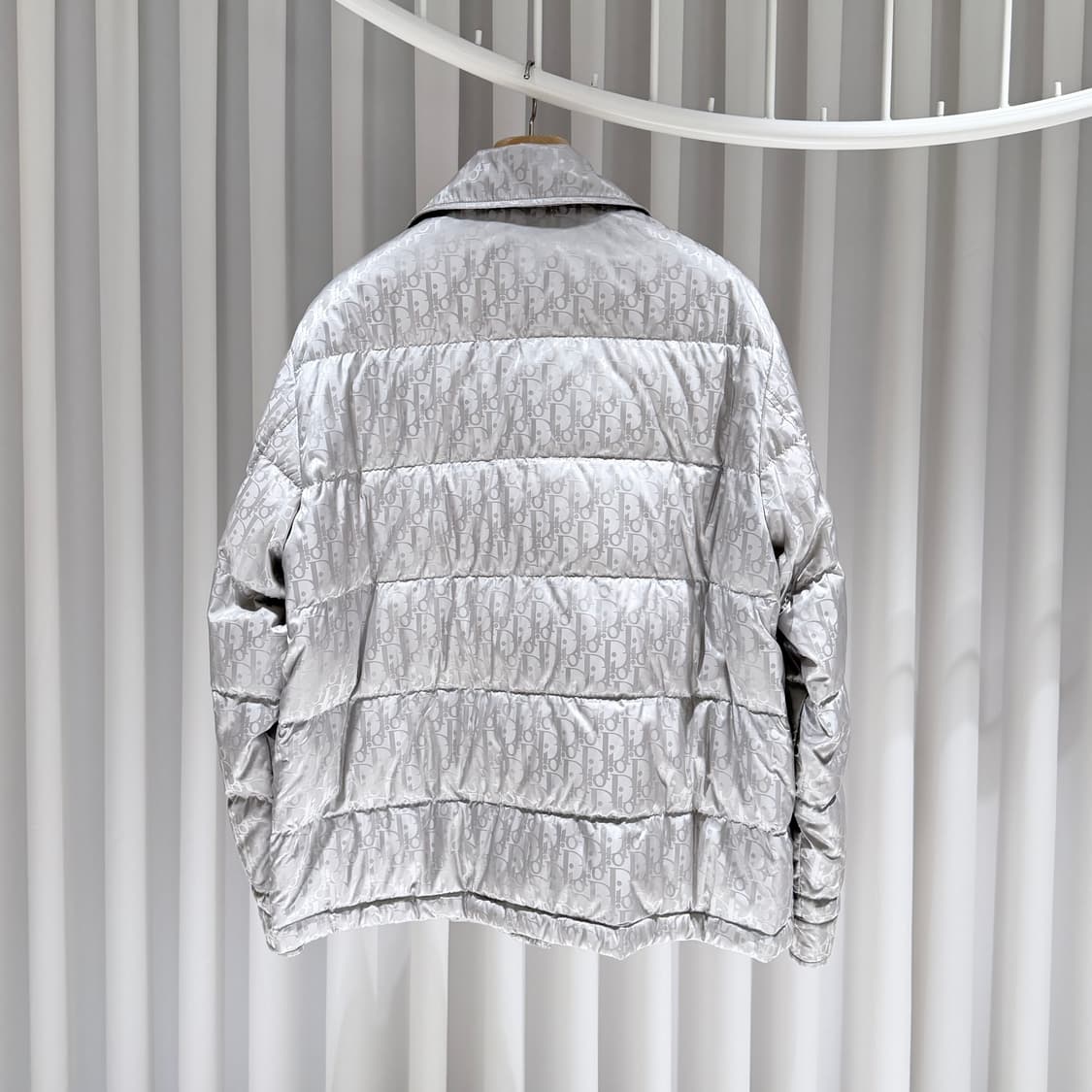 50 / 디올 오블리크 카라 퀄팅 실버 패딩 상품이미지4