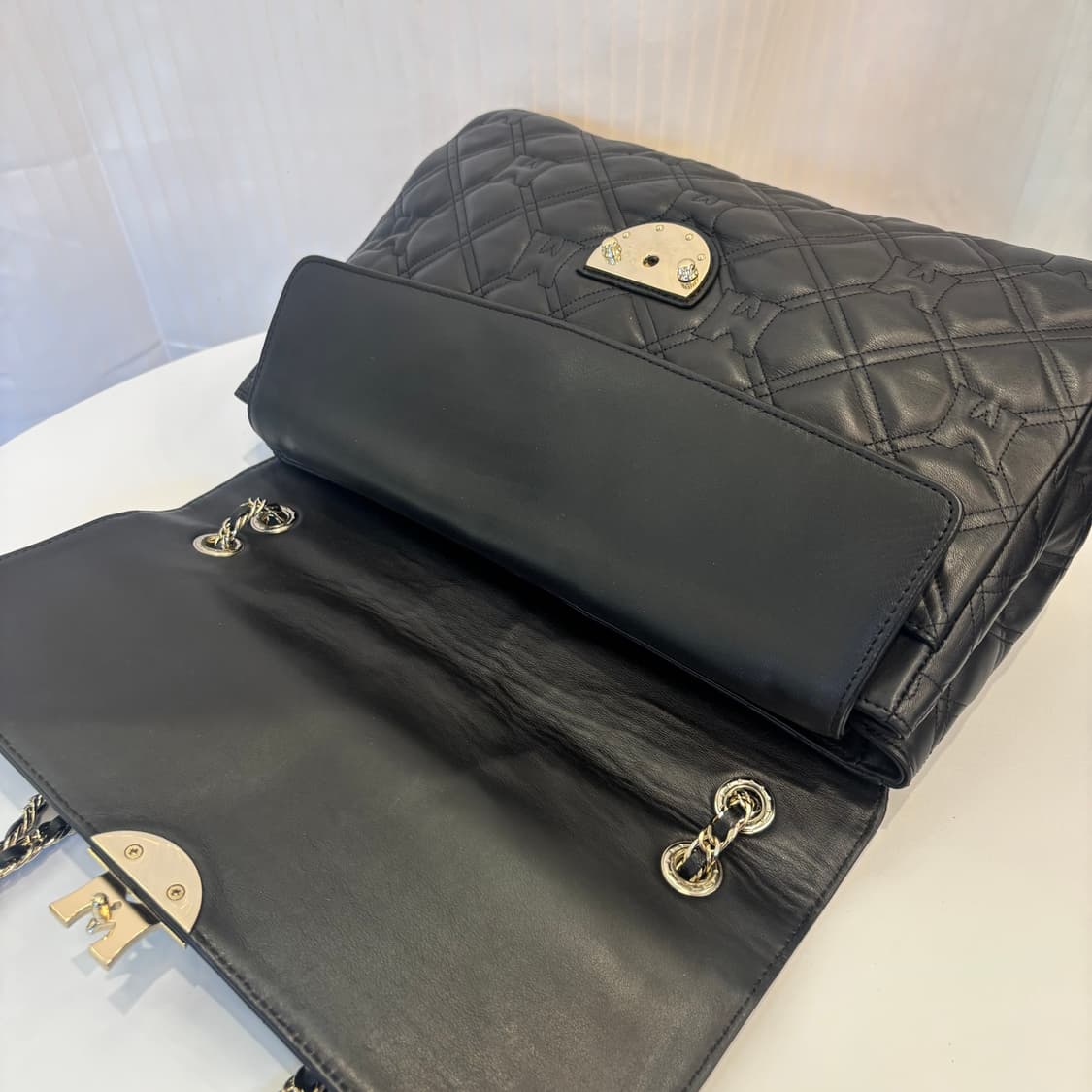 정품 메트로시티 퀄팅 숄더백     상품이미지8