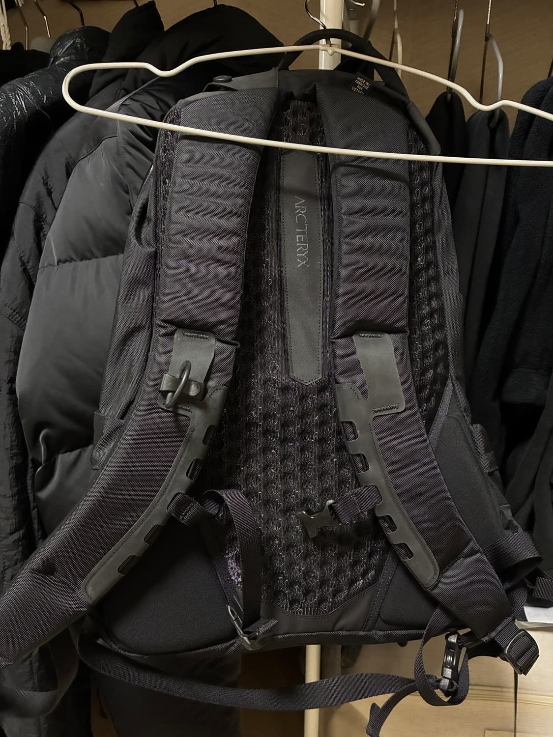 아크테릭스 아로 16 백팩 블랙 상품이미지4