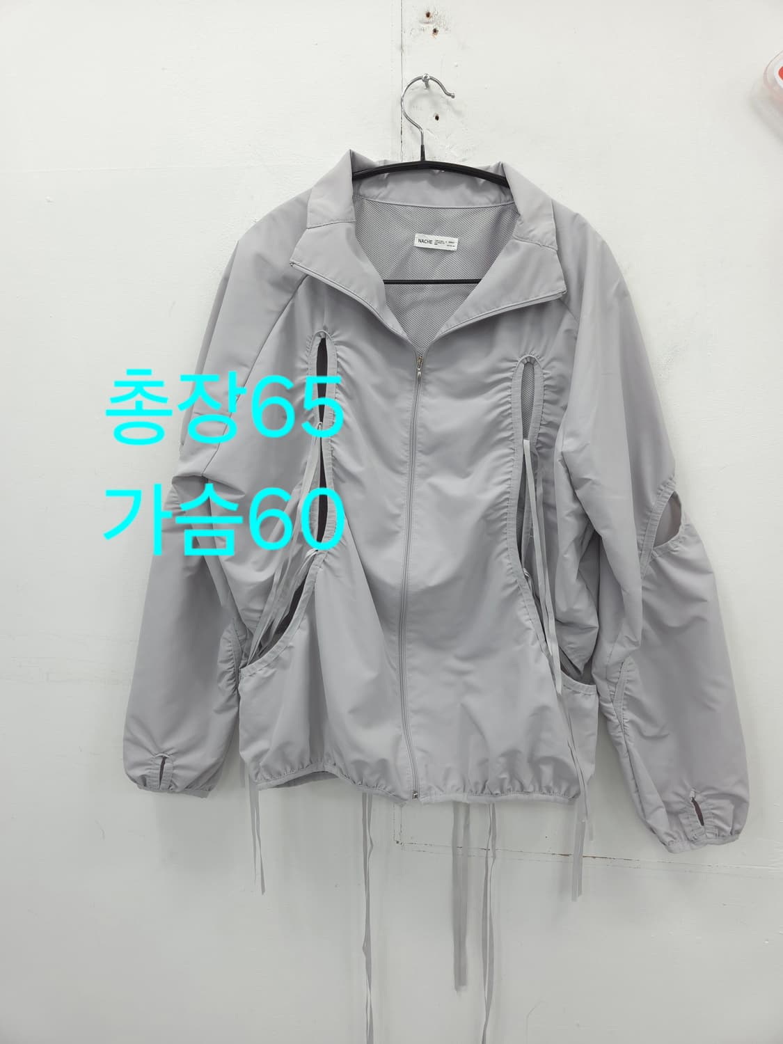 F 나체 NACHE 컷아웃 바람막이 그레이 스트링 디테일 윈드브레이커 상품이미지3