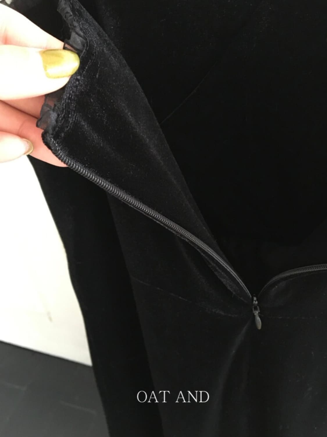 오트앤드 클래식 벨벳 원피스 상품이미지10