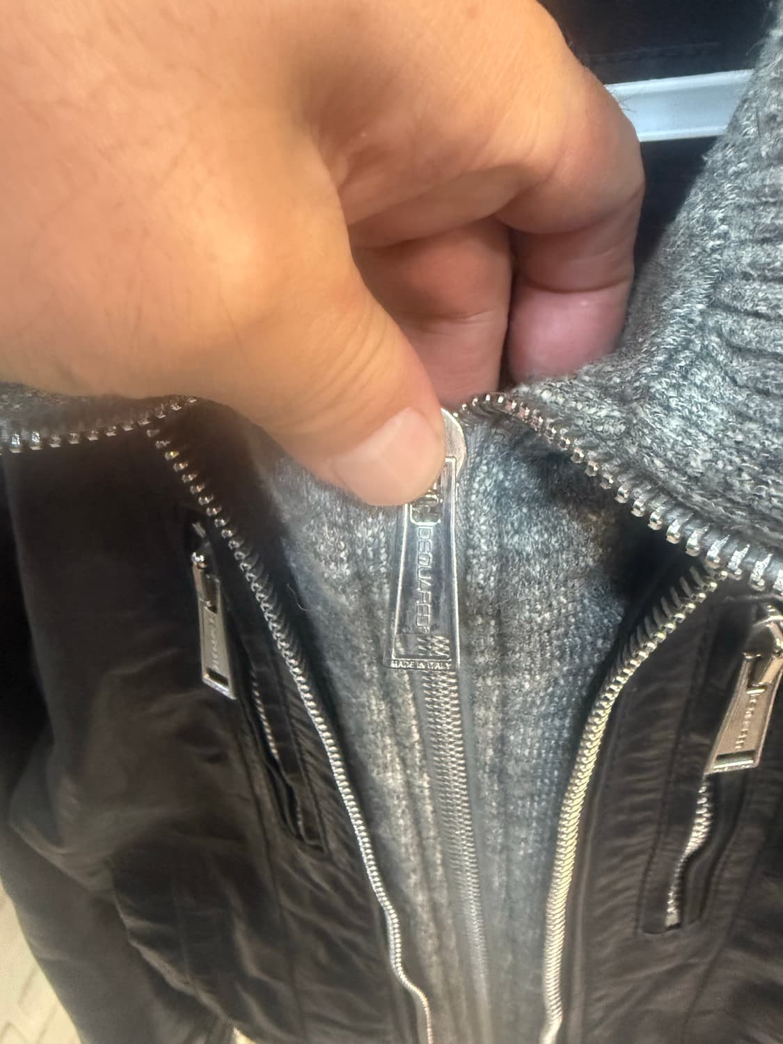 44/55-66 정품 디스퀘어드 가죽자켓 팝니다 상품이미지2