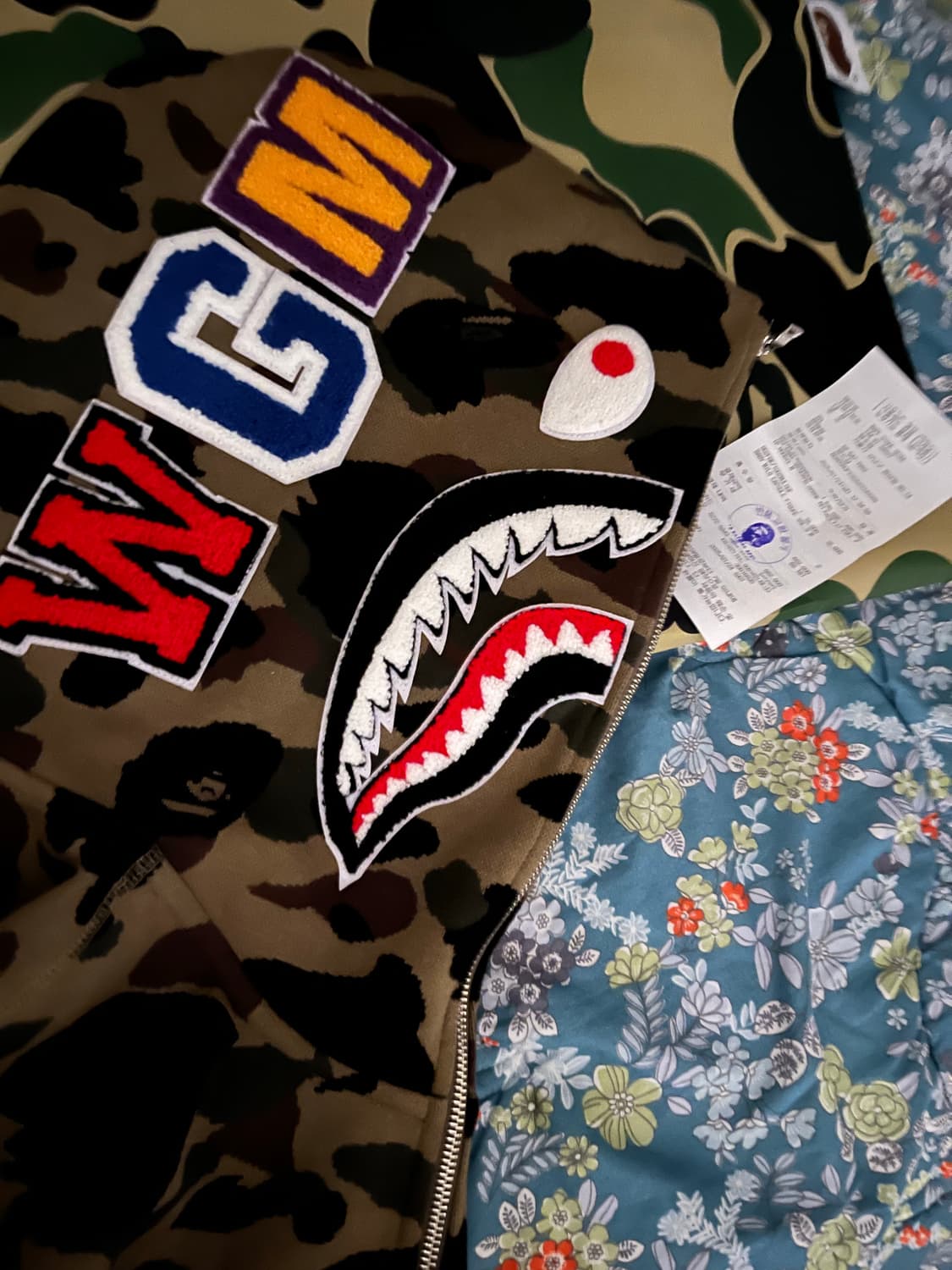 (새상품)베이프 자카드 샤크후드-M 상품이미지1