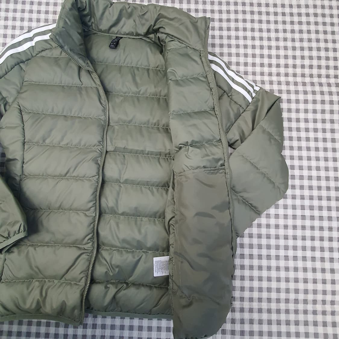 아디다스 에센셜 오라털 경량패딩 자켓 남자95 상품이미지5
