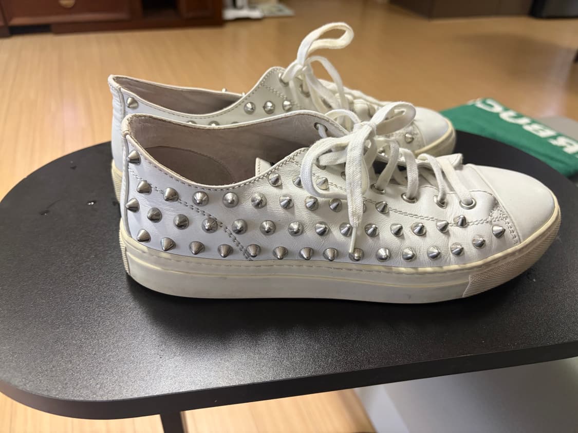 젠치 스터드 스니커즈260 상품이미지3