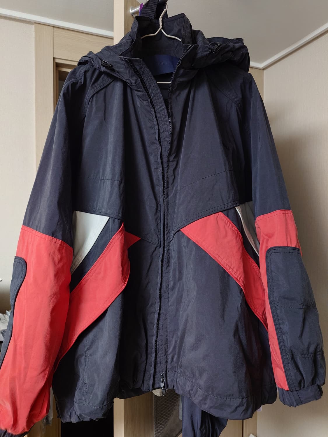 [46] 준지 25FW 워싱 트랙 점퍼 레드 미사용 상품이미지1