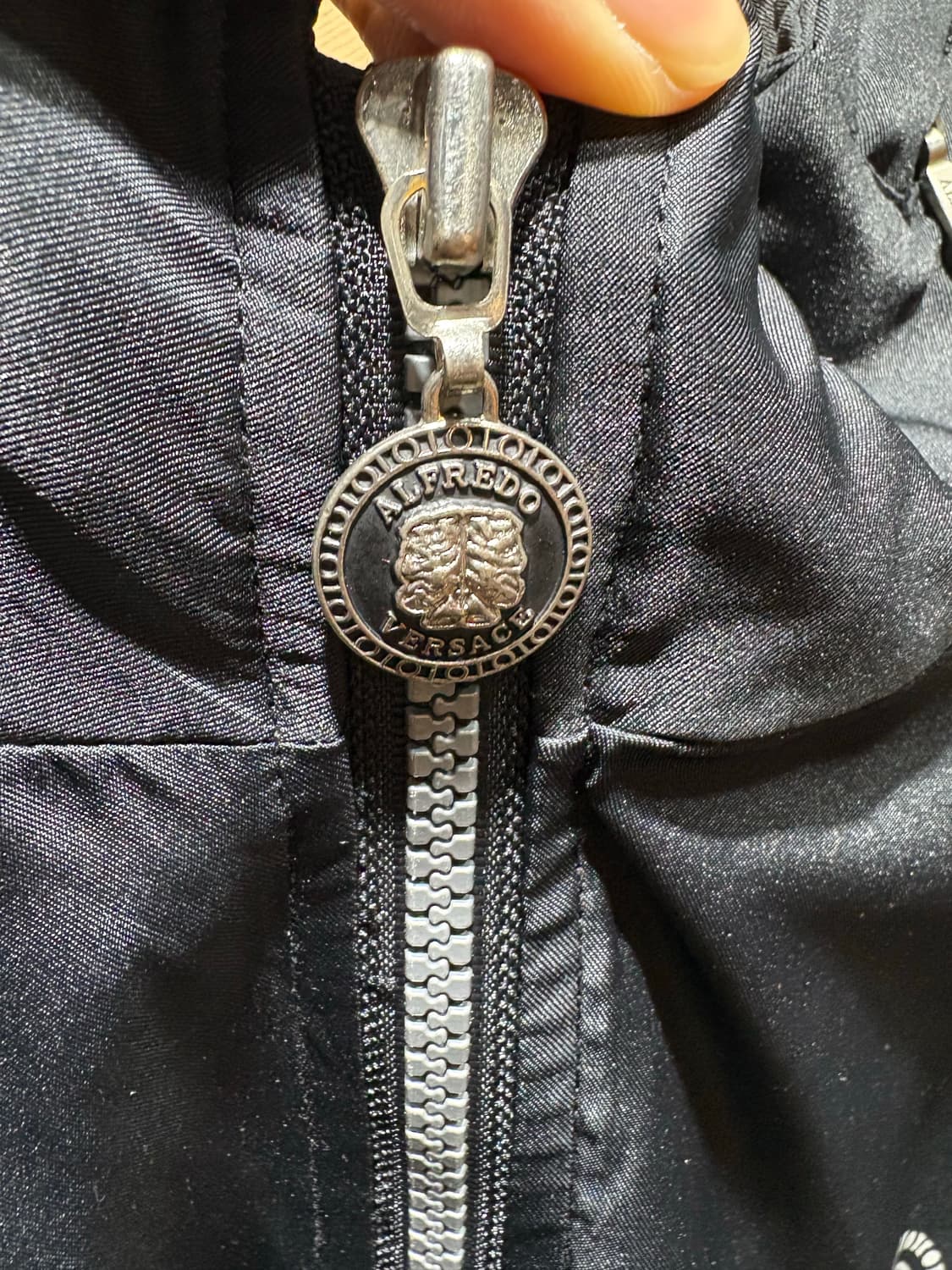 M 베르사체 써클로고 스펠링 나일론 자켓 상품이미지6