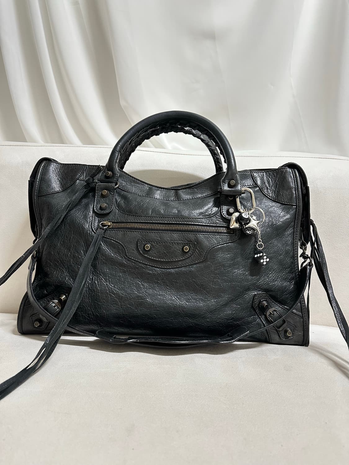 [A 정품] 발렌시아가 시티 모터백 미디움 블랙 상품이미지2