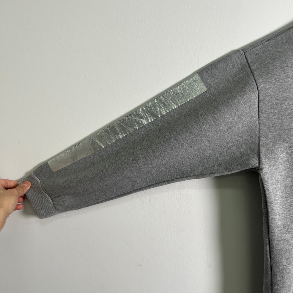 미하라 야스히로 테이핑 디테일 배색 그레이 맨투맨 50 상품이미지6