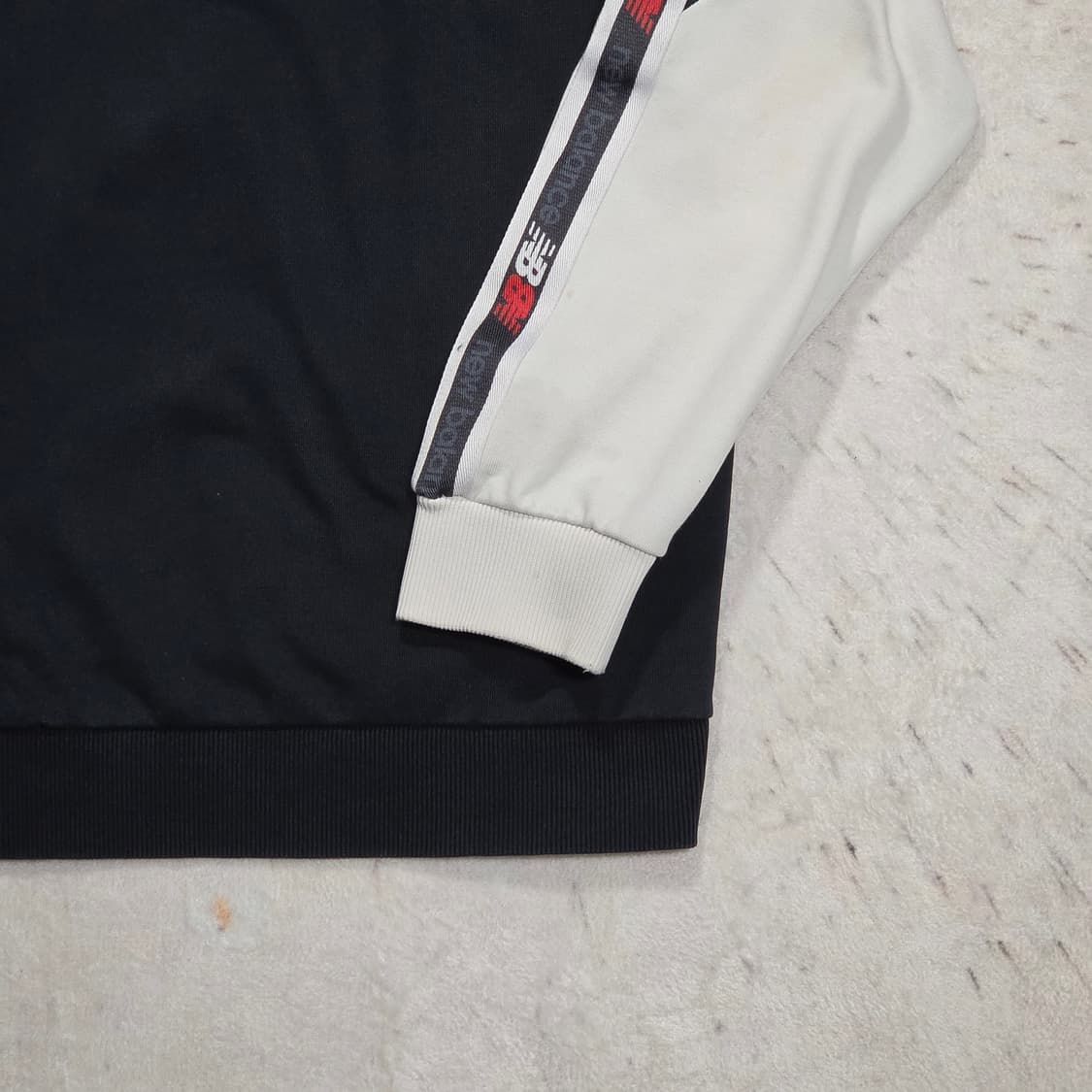 뉴발란스 사이드 배색 맨투맨 상품이미지8