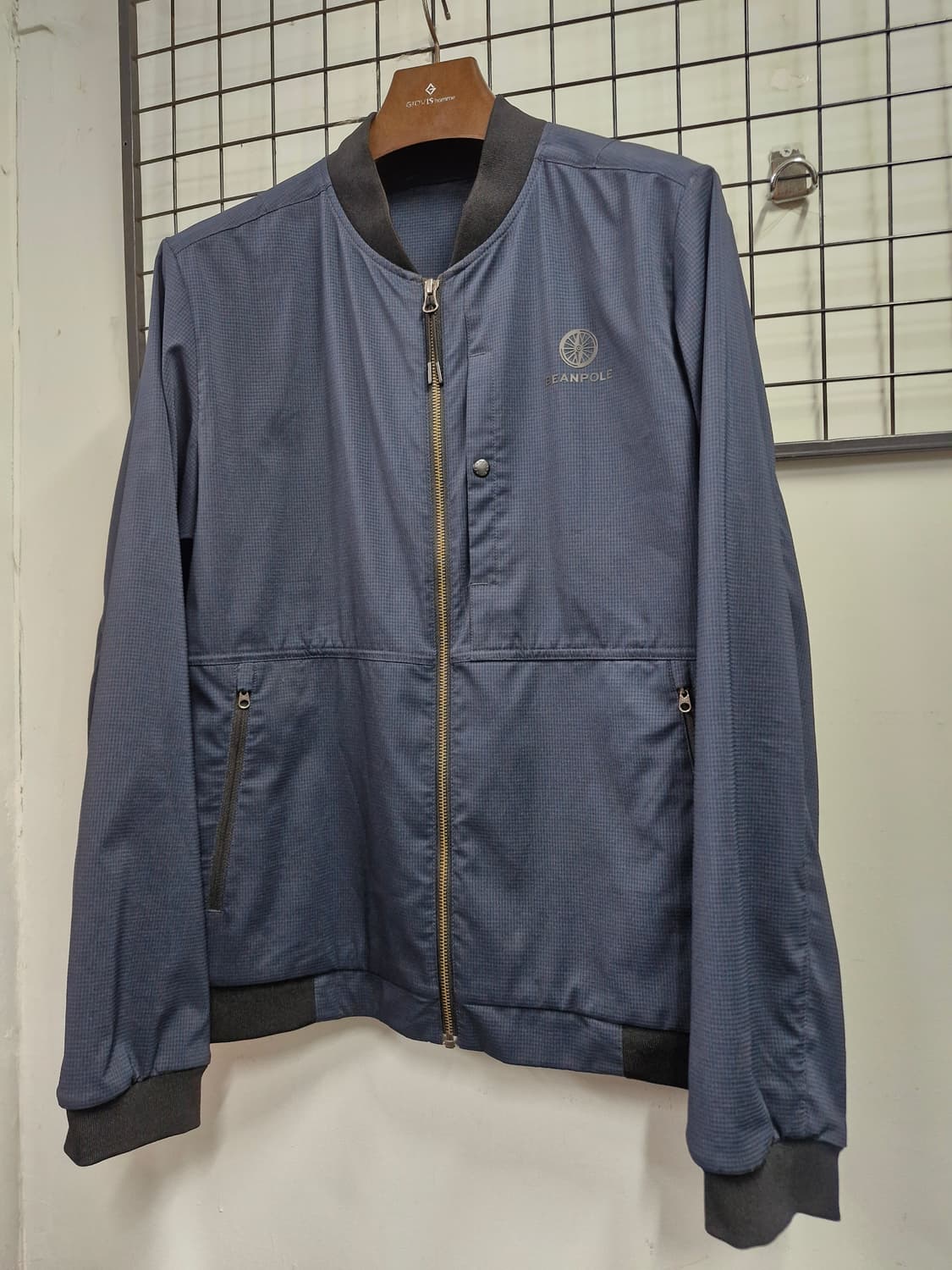 105XL 빈폴 네이비 바람막이 자켓. 상품이미지3