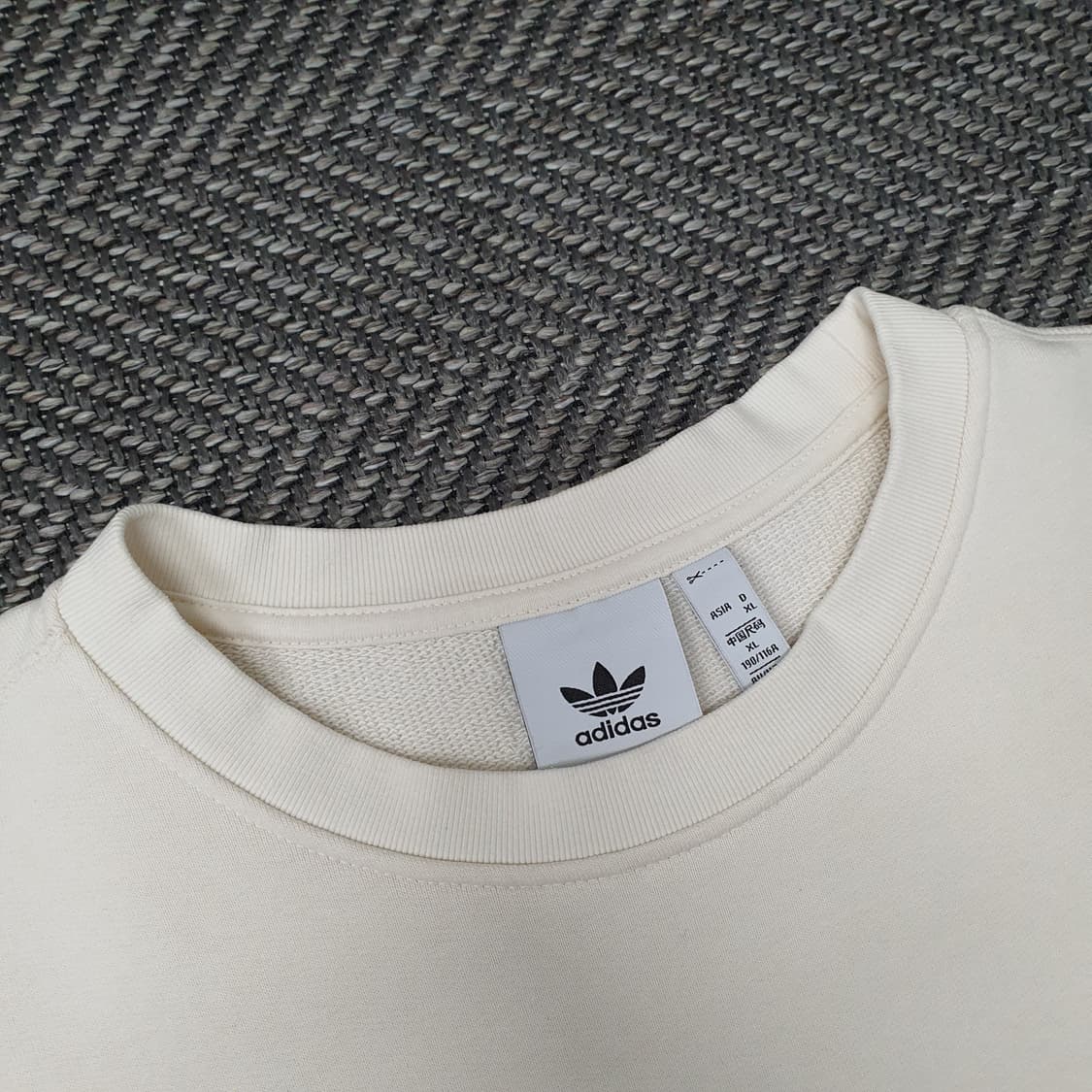 아디다스 오버핏 맨투맨 남자115 상품이미지2