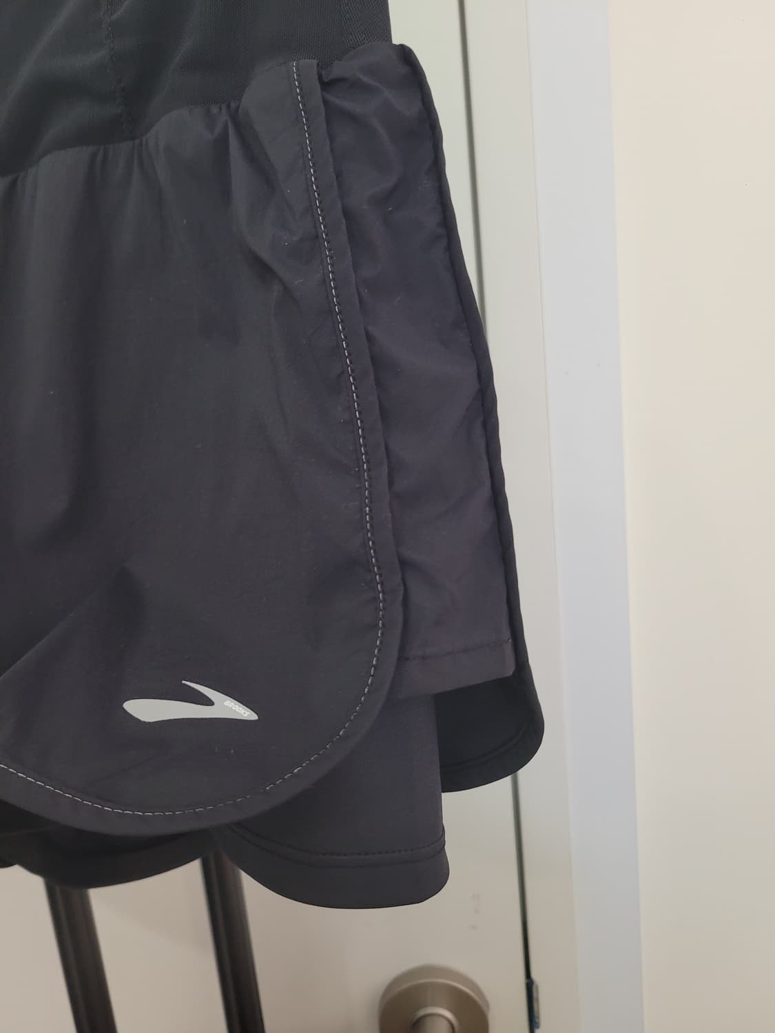 LF 브룩스 체이서 5 2-IN-1 쇼츠 여성용 블랙 S사이즈 미착용 상품이미지5