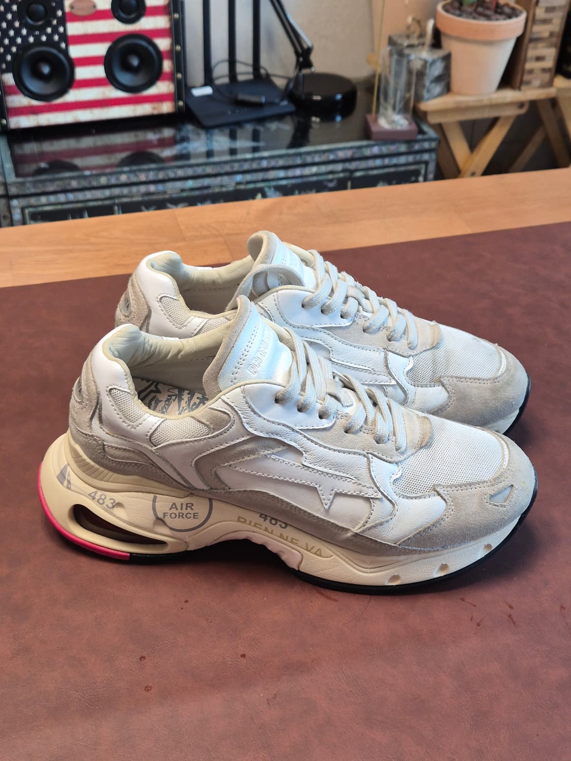 235-240(37) 정품 프리미아타 샤키 스니커즈  상품이미지2