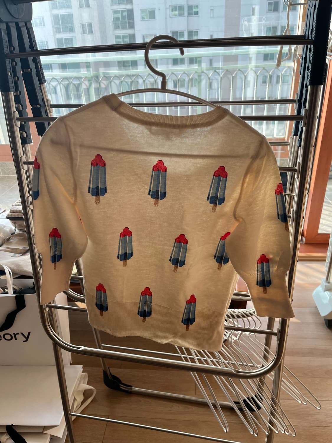 푸시버튼 니트 상품이미지2