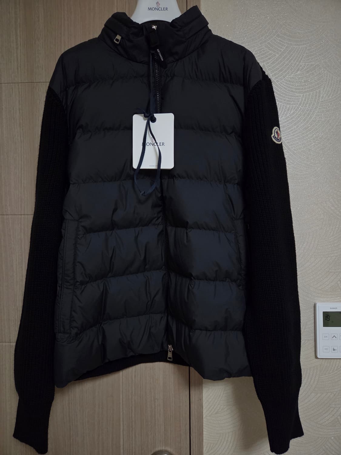 몽클레어 남성 니트 패딩 블랙 색상  상품이미지1