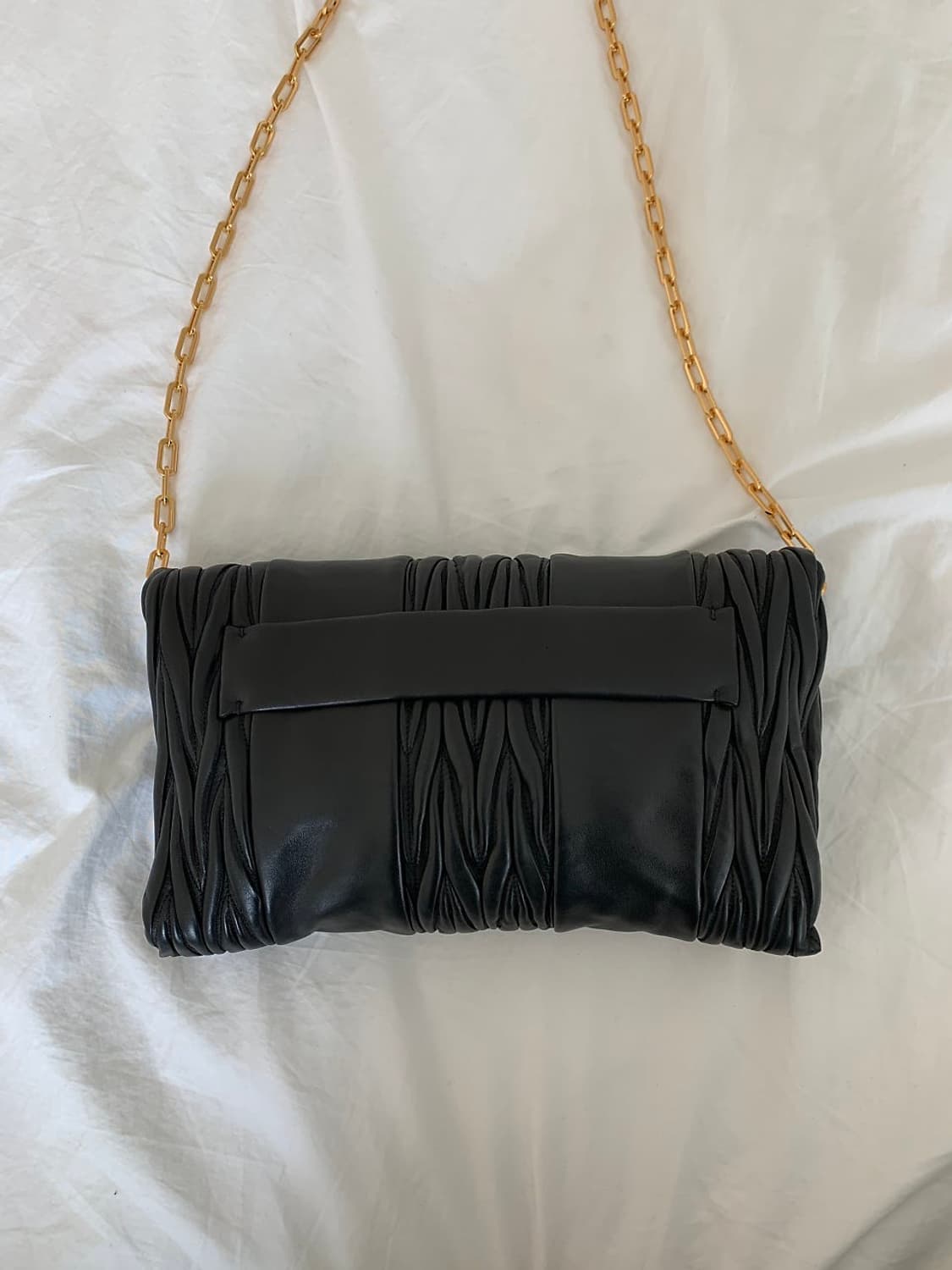 미우미우 마틀라쎄 체인 플랩 크로스백 숄더백 상품이미지3