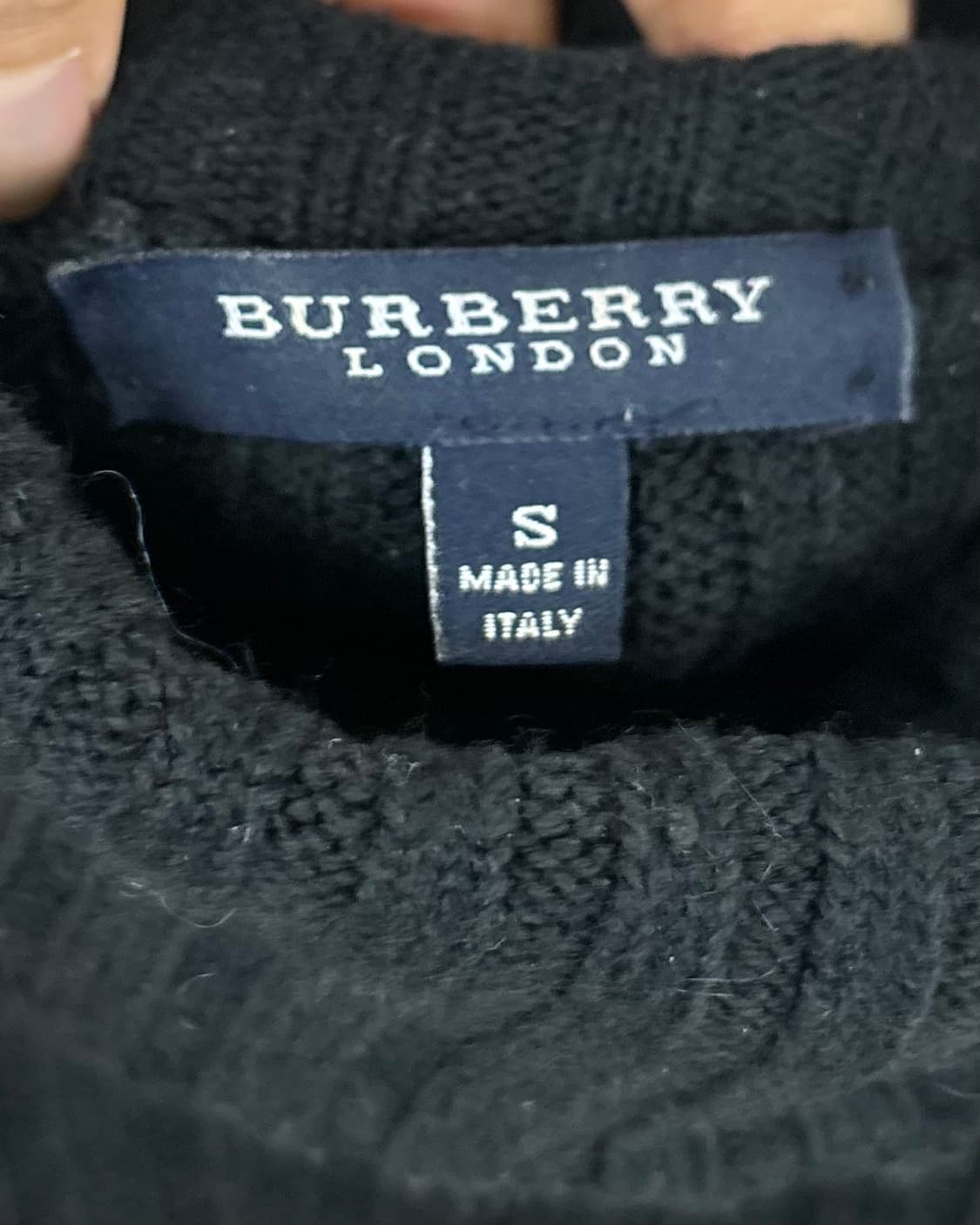 버버리 블랙 노바체크 숄더 터틀넥 니트  상품이미지7