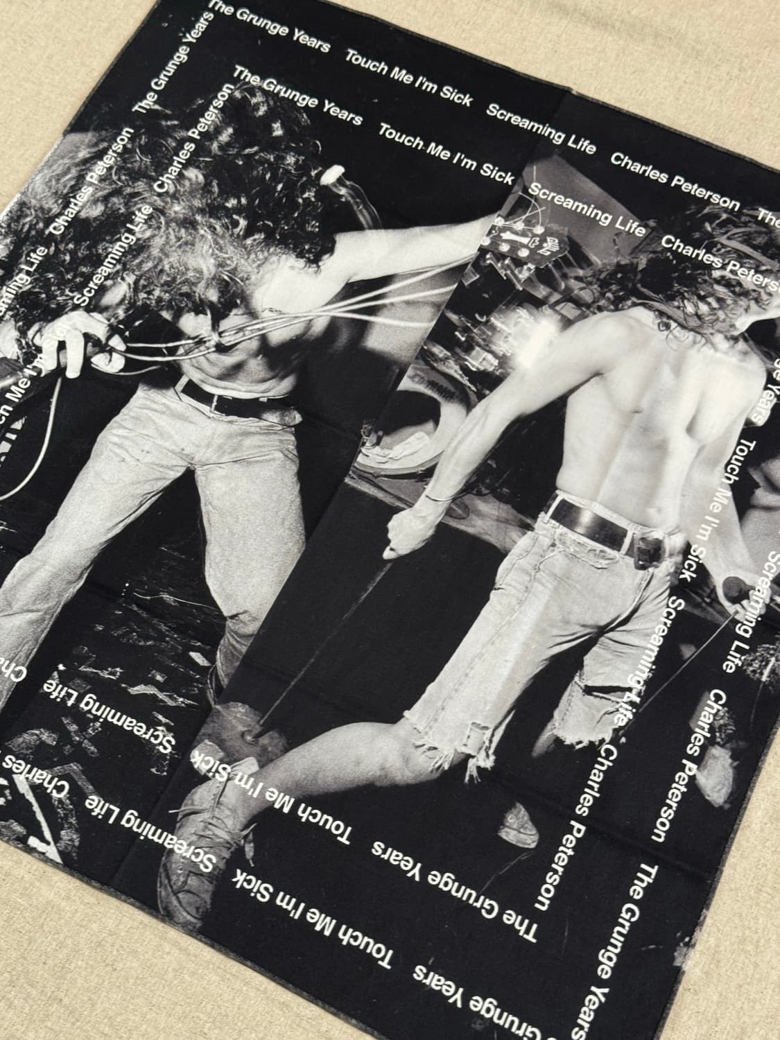 솔로이스트 Grunge Years 커트코베인 반다나 상품이미지4