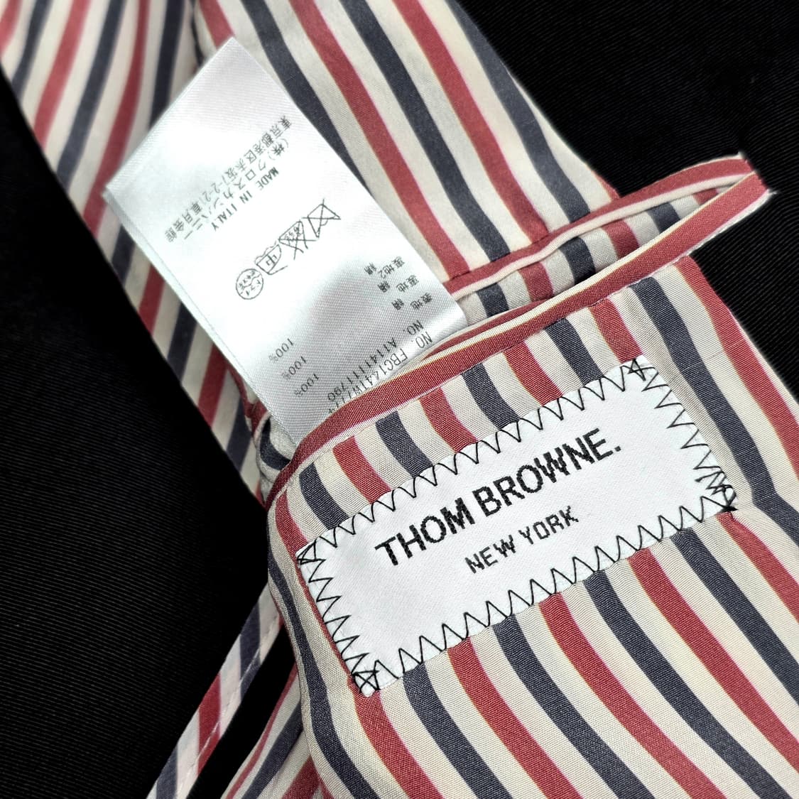 톰브라운 여성 쓰리버튼 실크 블레이저 자켓 상품이미지7