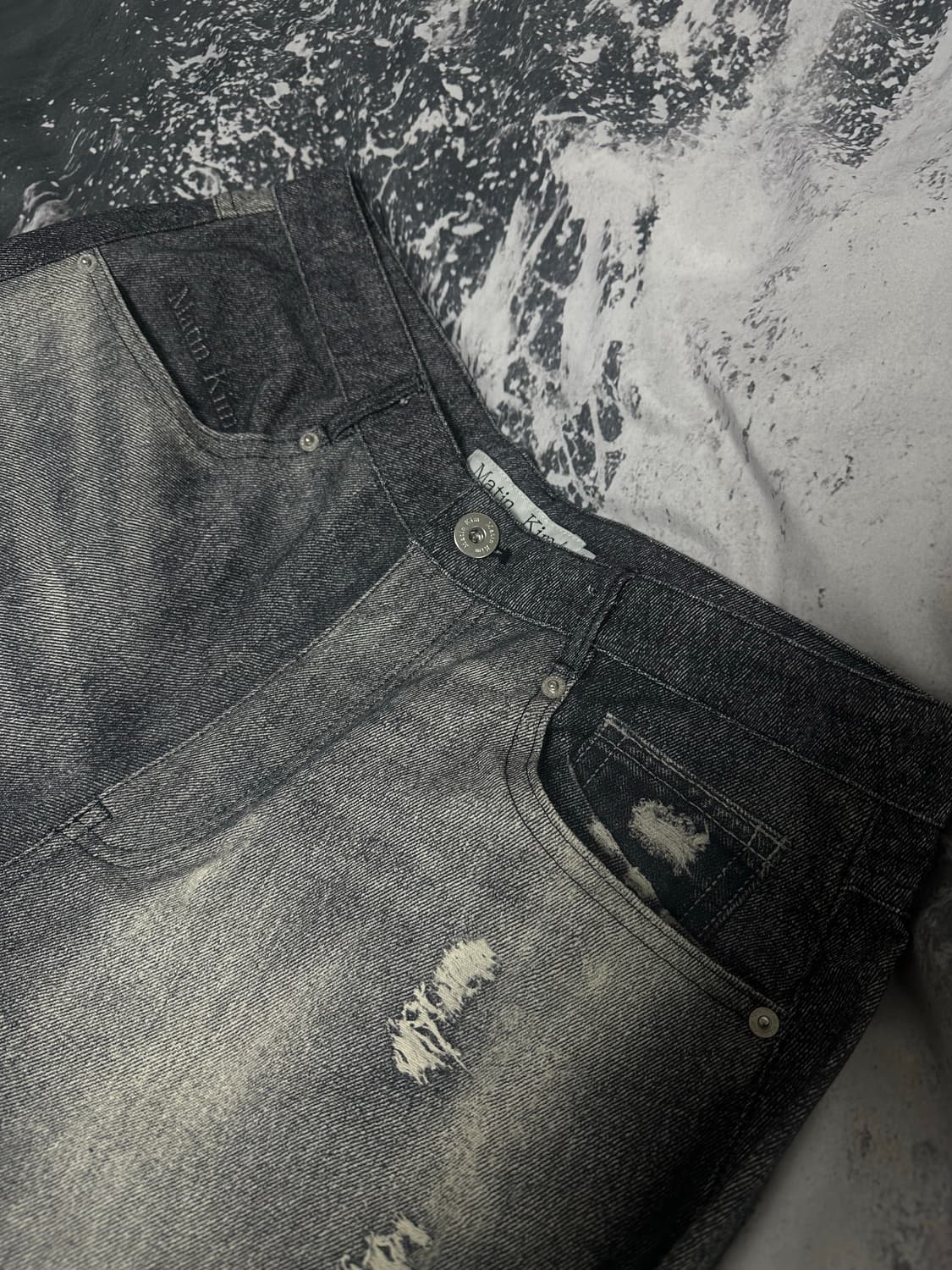 마뗑킴 빈티지 그래픽 프린티드 데님팬츠 상품이미지5