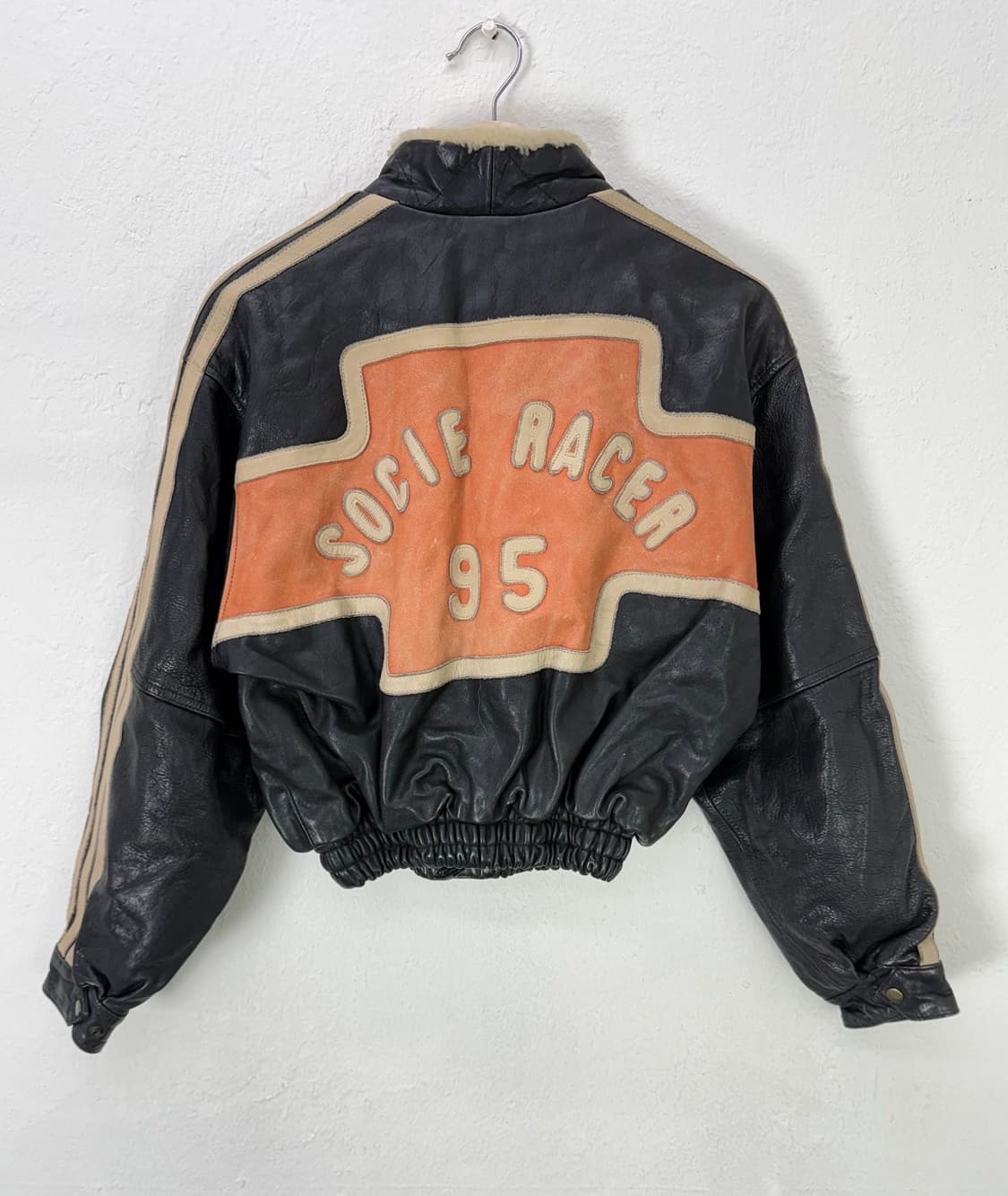 쏘시에 90s 셰어링 라인 스티치 카우레더 봄버 자켓 상품이미지5