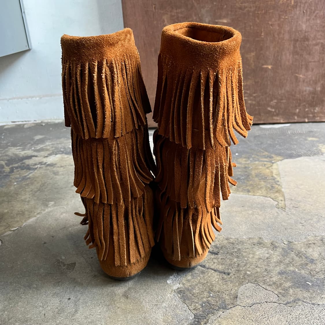 미네통카 스웨이드 3단 프린지 부츠 상품이미지3