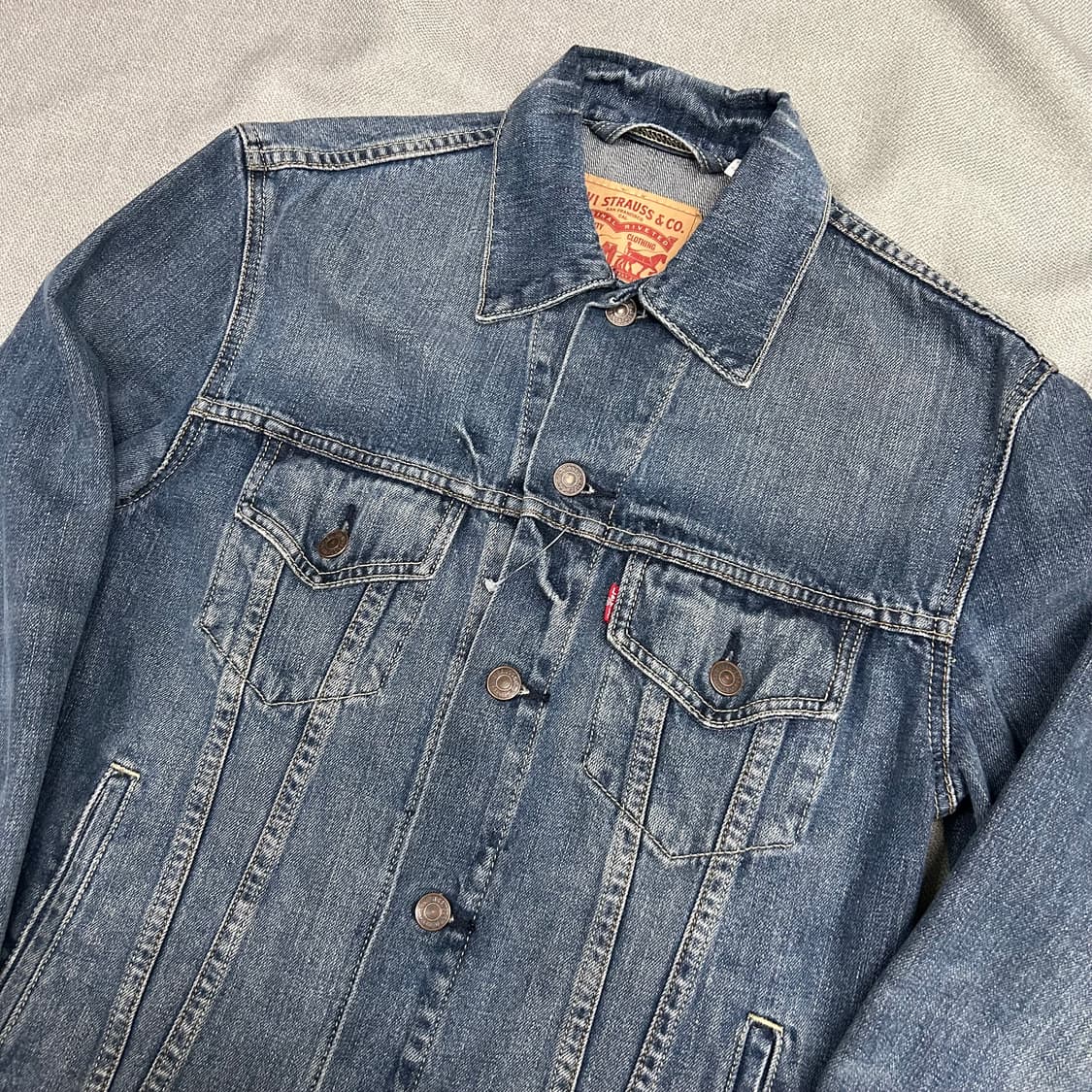 Levi’s Washed Denim Trucker Jacket 상품이미지6