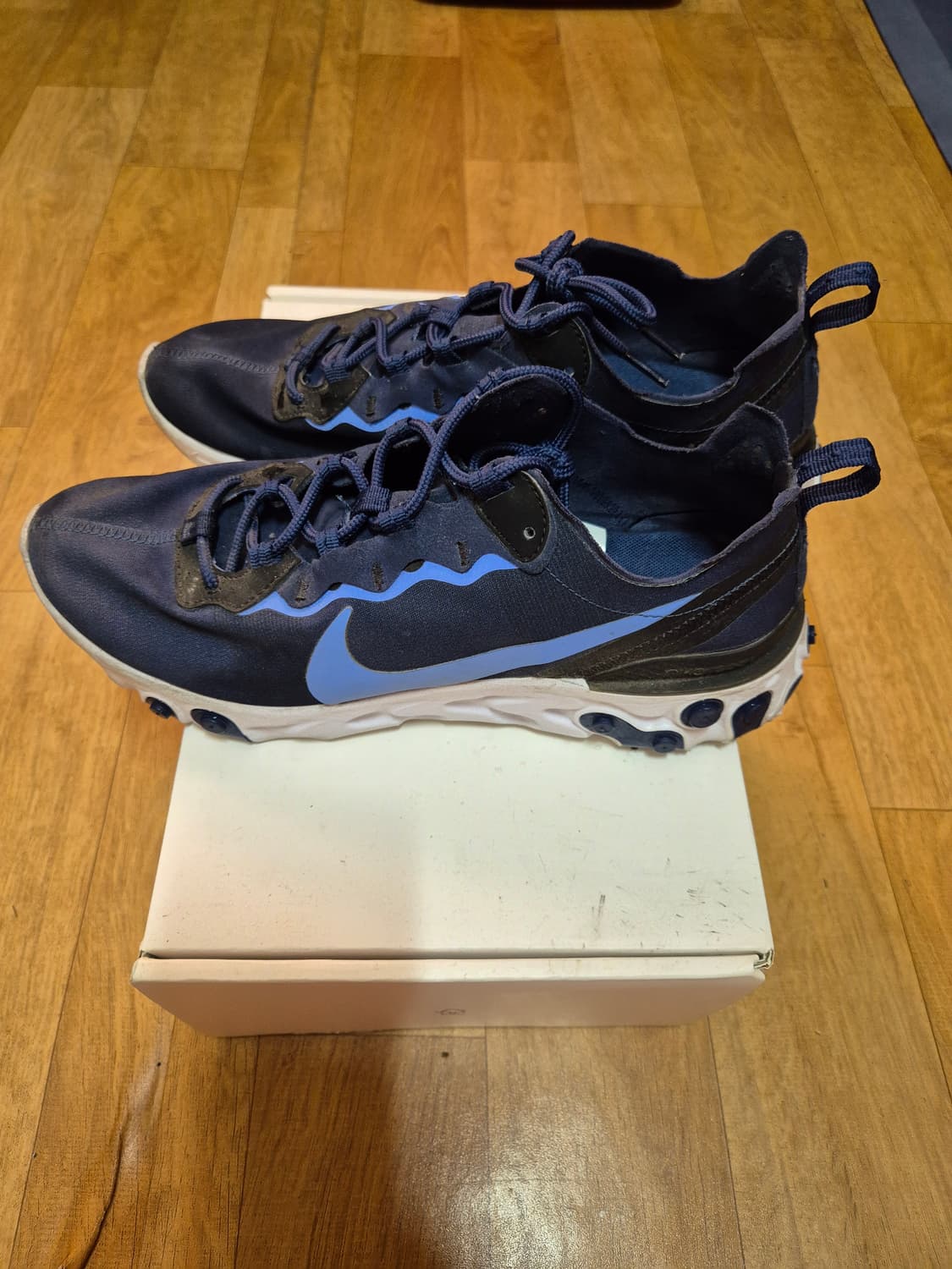 나이키 러닝화 275 상품이미지1