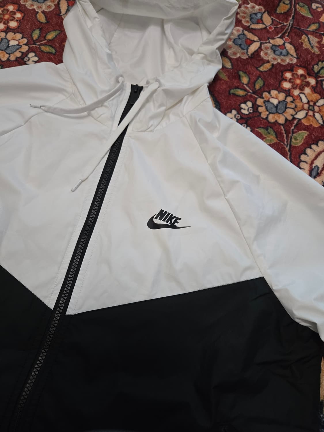 [M] 나이키 여성 윈드러너 바람막이 자켓 (블랙/화이트) 상품이미지3