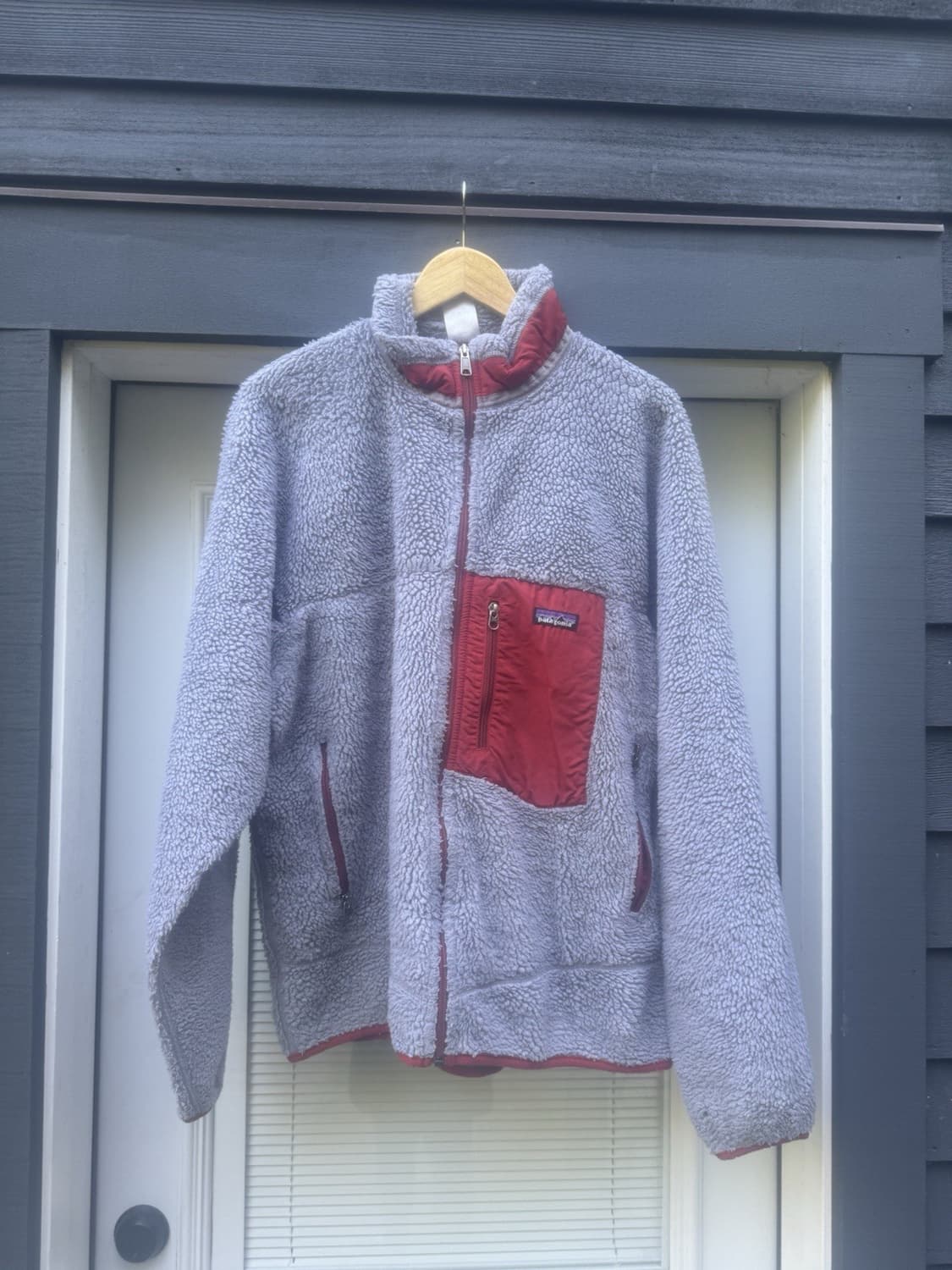 파타고니아 클래식 레트로-X 플리스 자켓 니켈/레드 상품이미지1