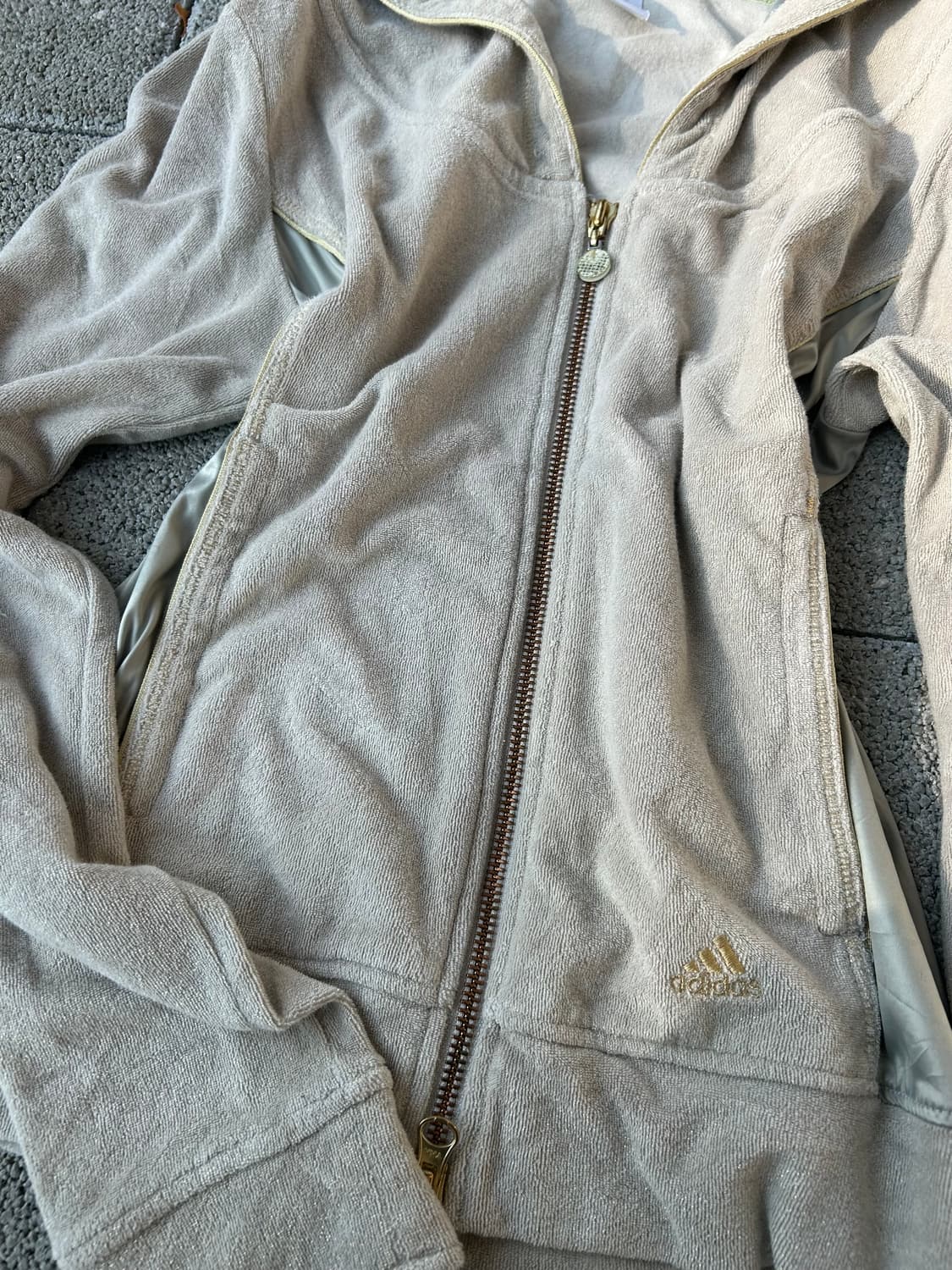 2000s 아디다스 y2k 글리터 아이보리 딱붙 후드집업 상품이미지2