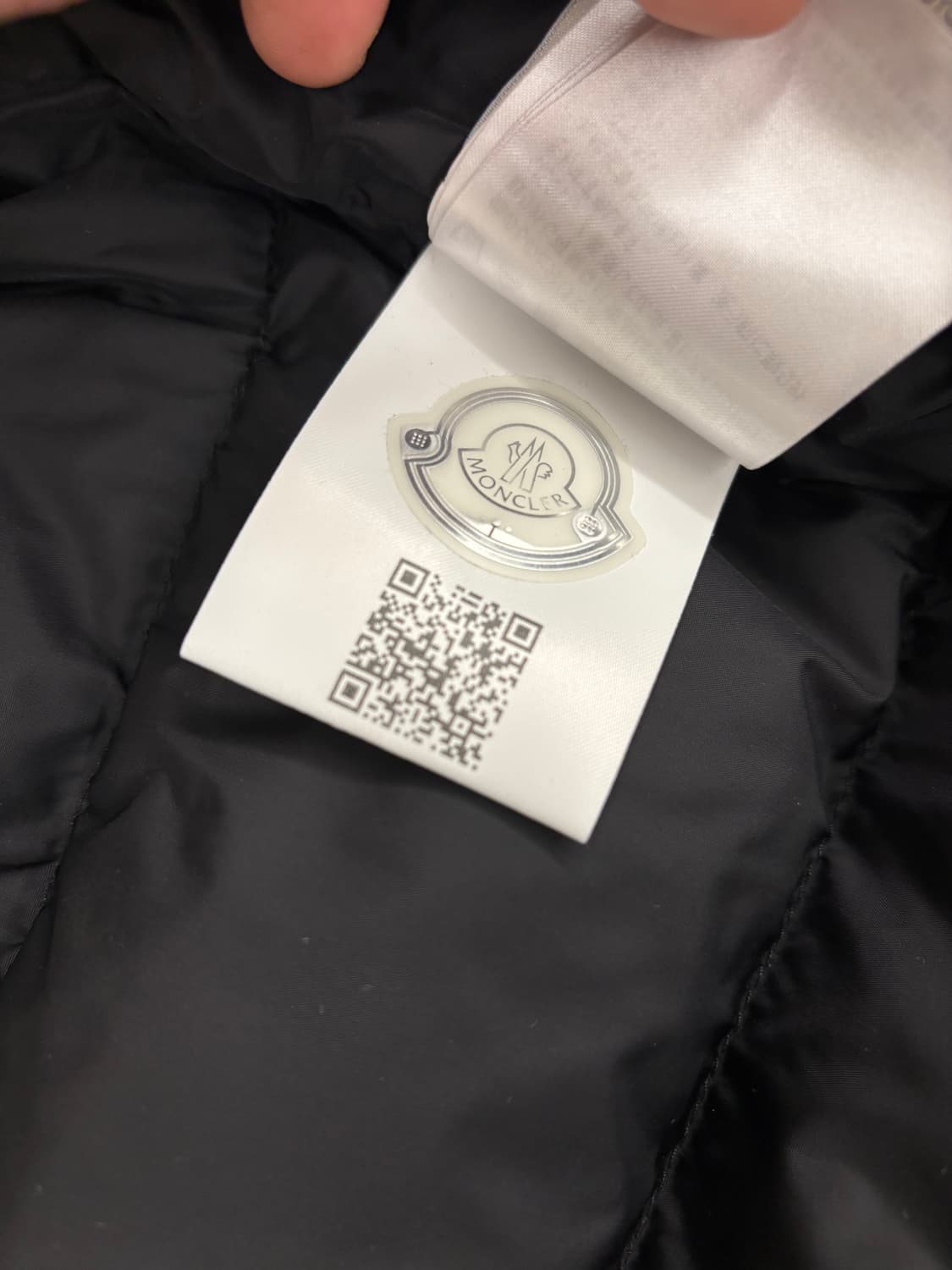 시착새상품)몽클레어 클루니 블랙 리얼퍼 5사이즈 판매 상품이미지5