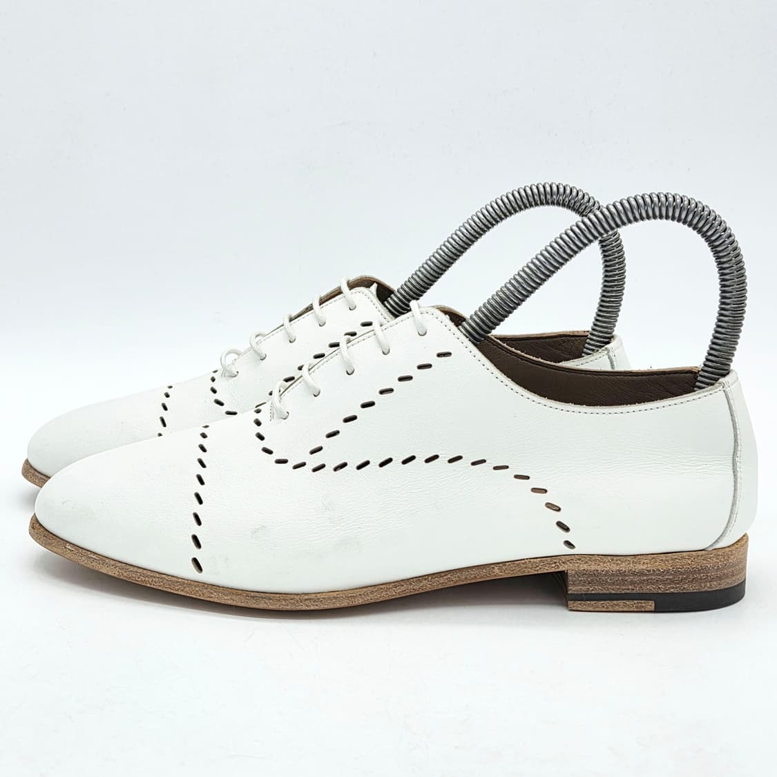 에르메스 우먼스 펀칭 로퍼 화이트 (36 1/2) 상품이미지1