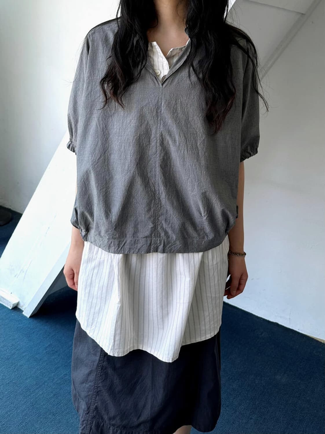 Shirried wide sleeve panel design shirt  상품이미지9