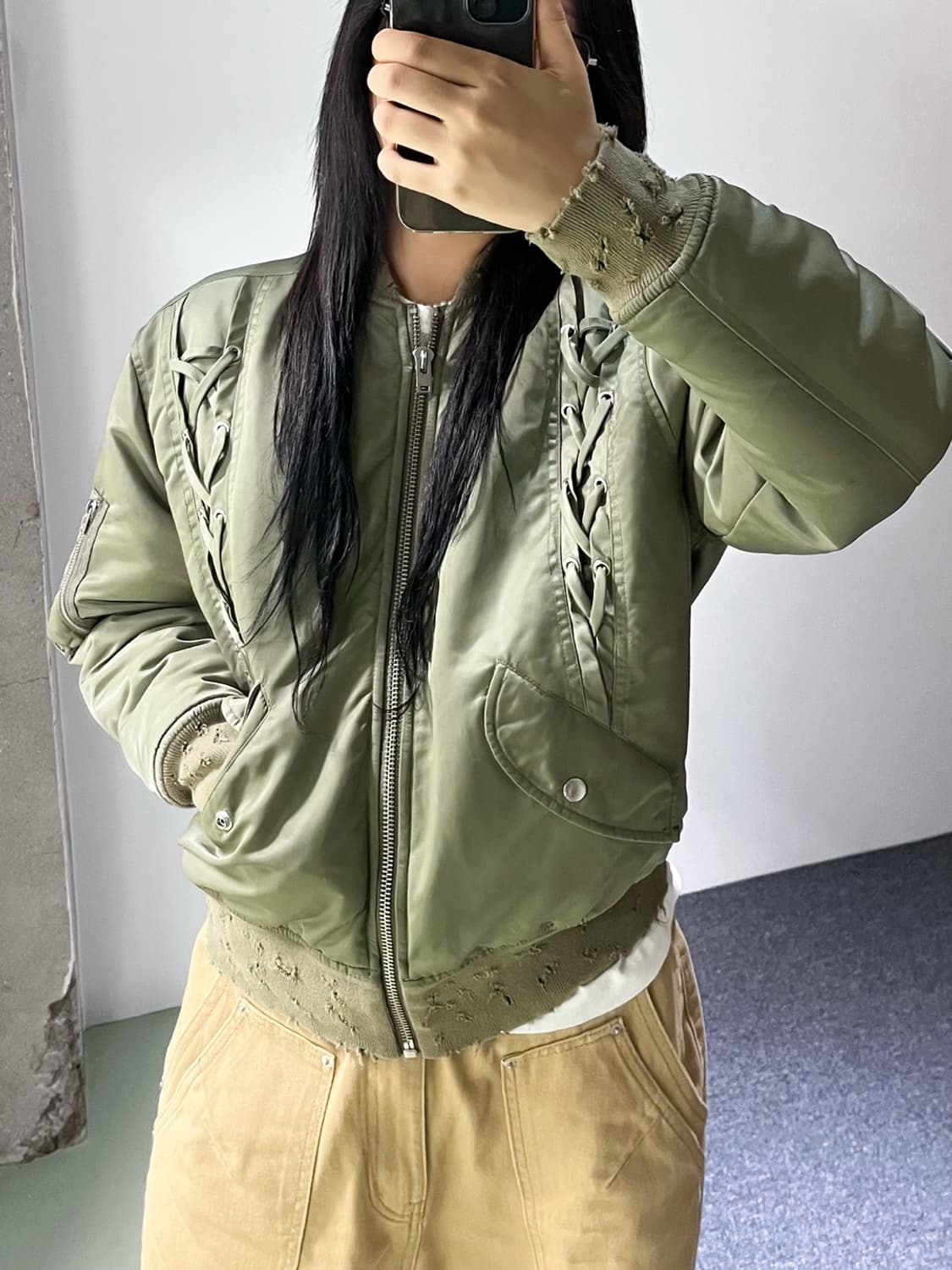 이로 진스 디스트레스드 아일렛 봄버 자켓 상품이미지3