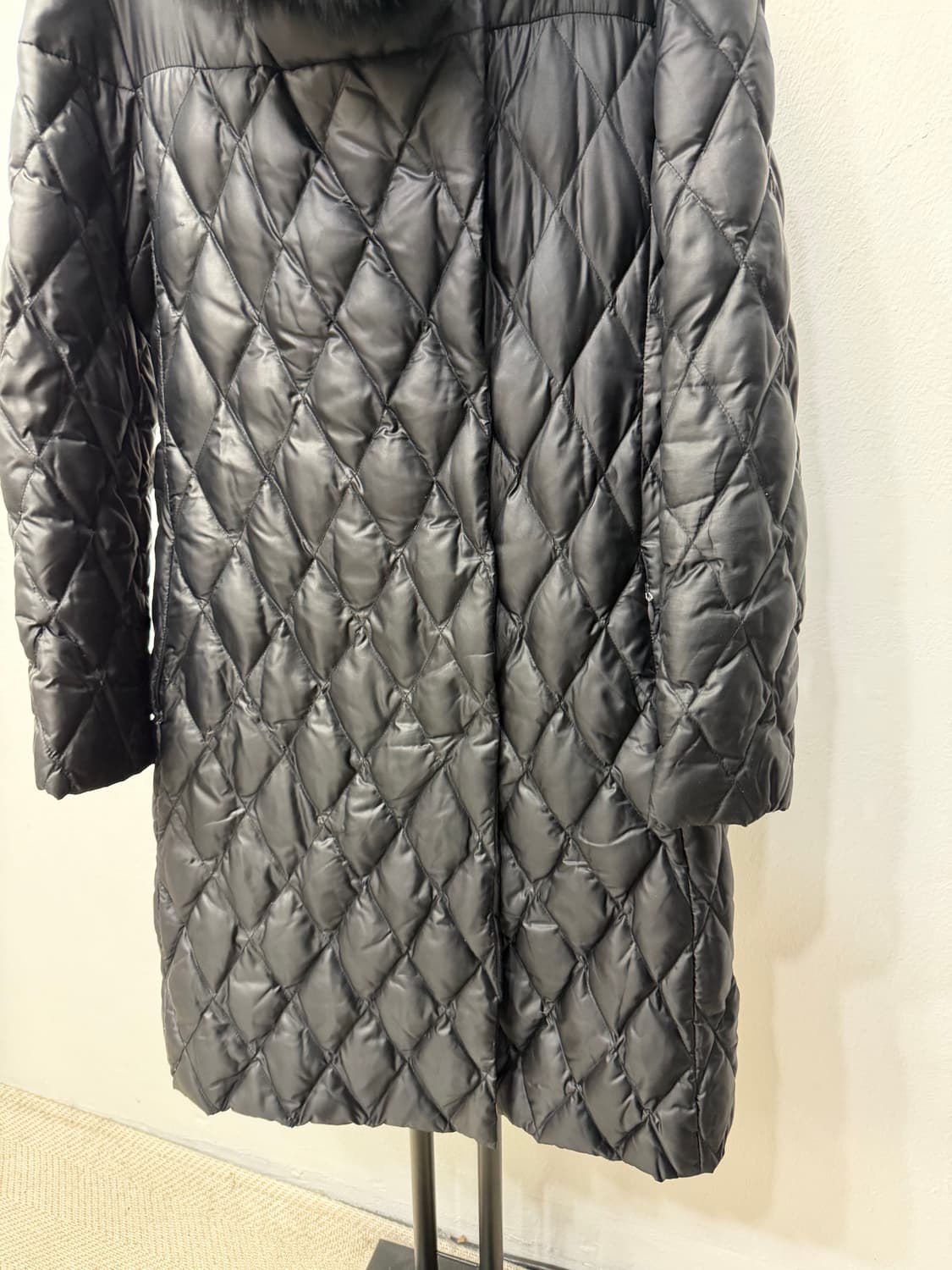 정품) 막스마라 블랙 퀼팅 후드퍼 패딩 38(55-66) 상품이미지3