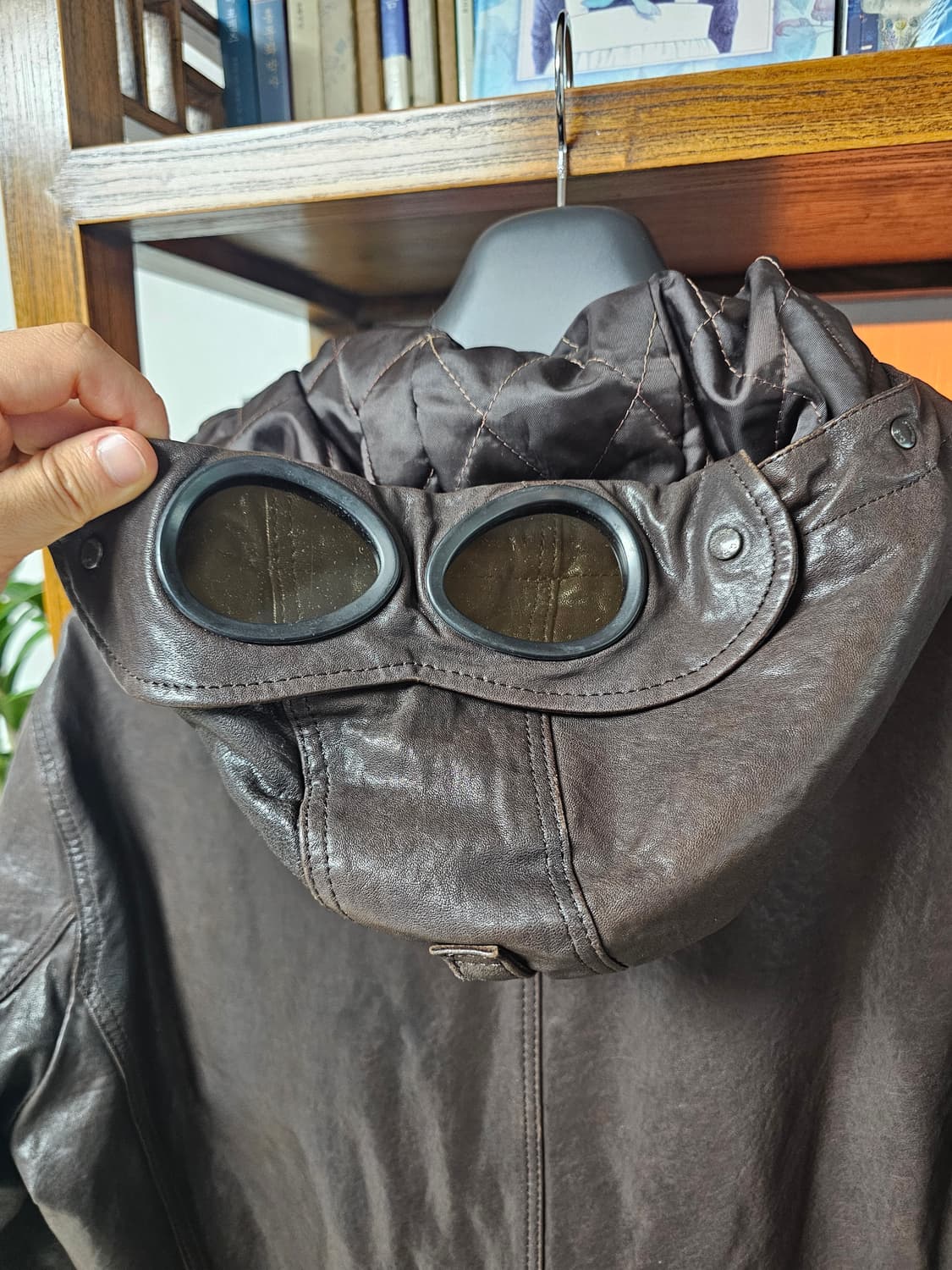 씨피 CP컴퍼니 가죽 후드 퀼팅 자켓 100 팔아요 정품 패딩 상품이미지3