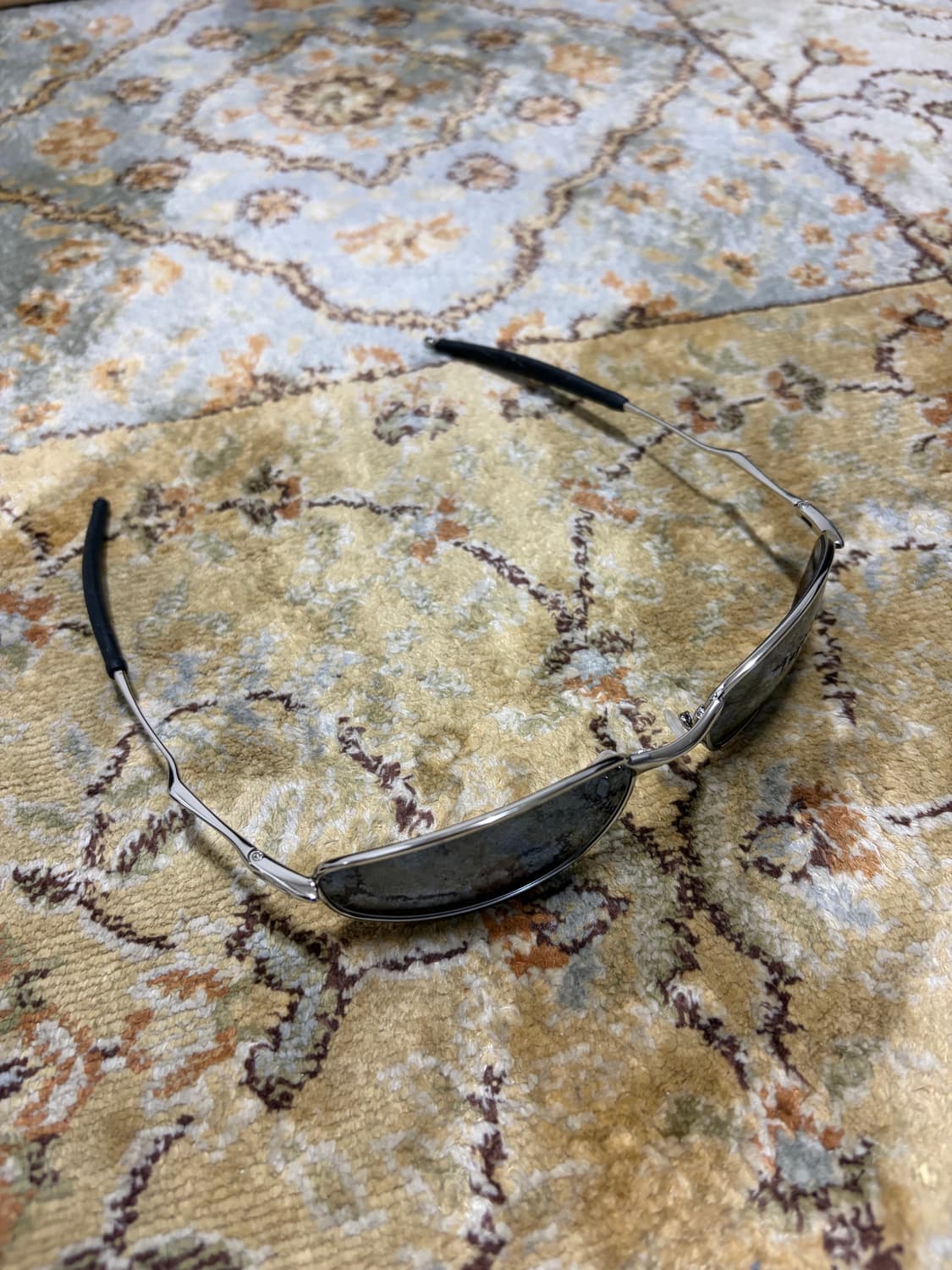 오클리 위스커 1.0 티탸늄 실버 상품이미지3